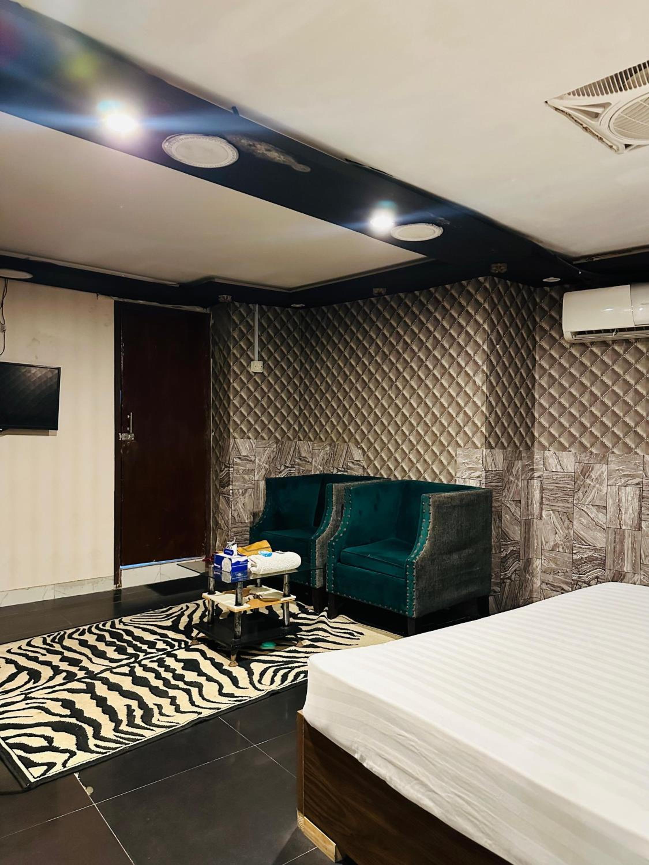 Deluxe Suite