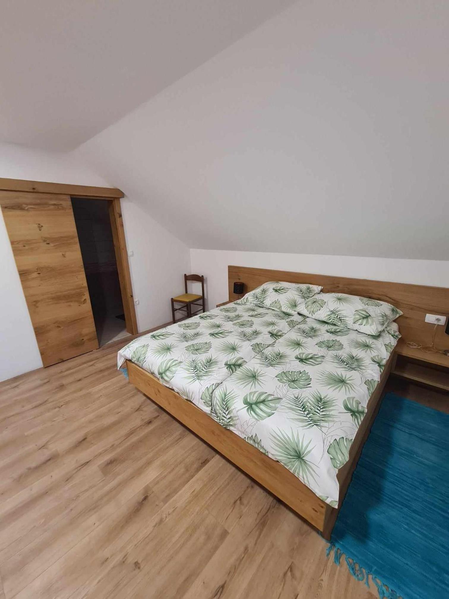 Basic Triple Room photo 1