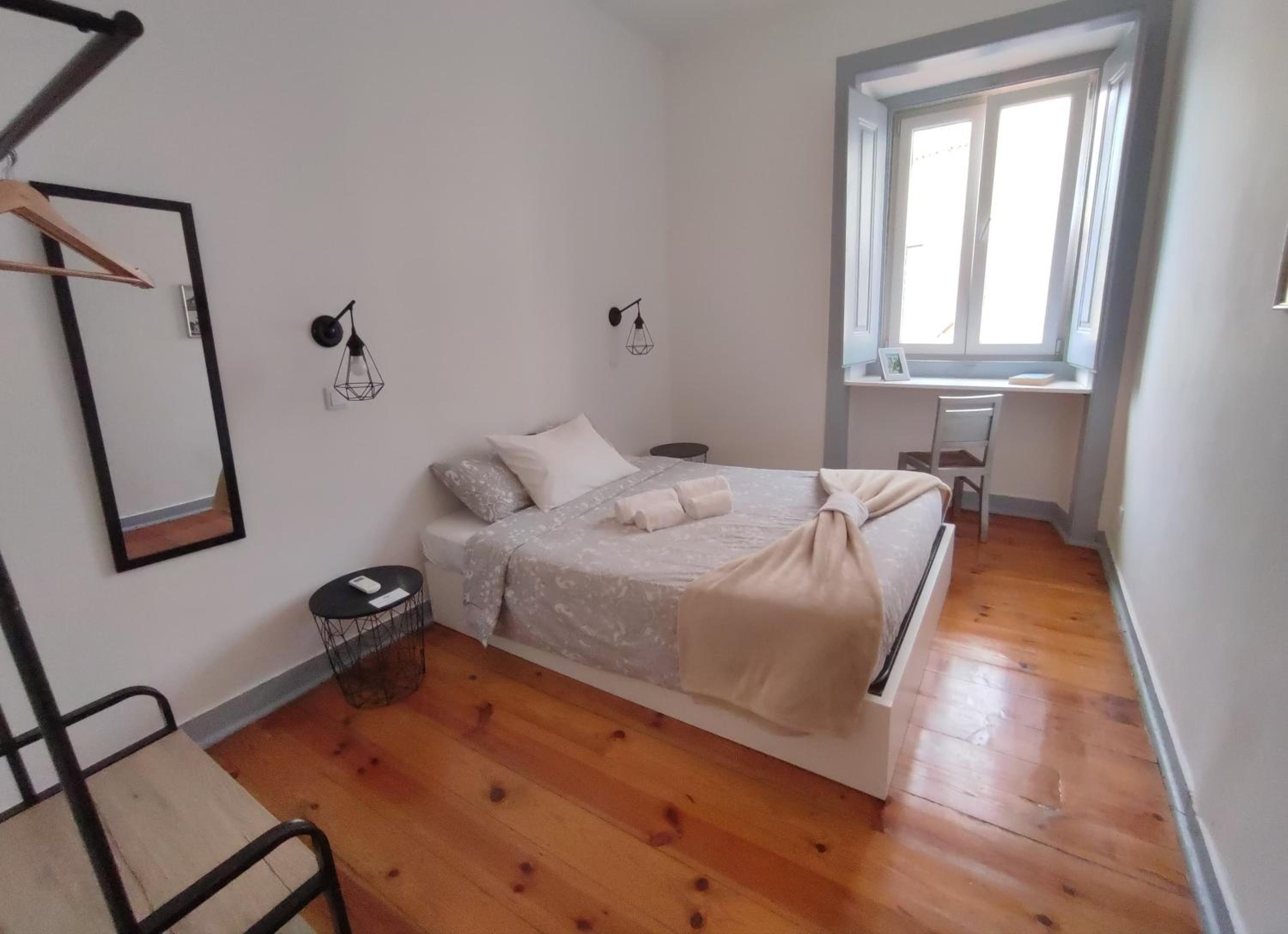 Double Room with Shared Bathroom photo 1