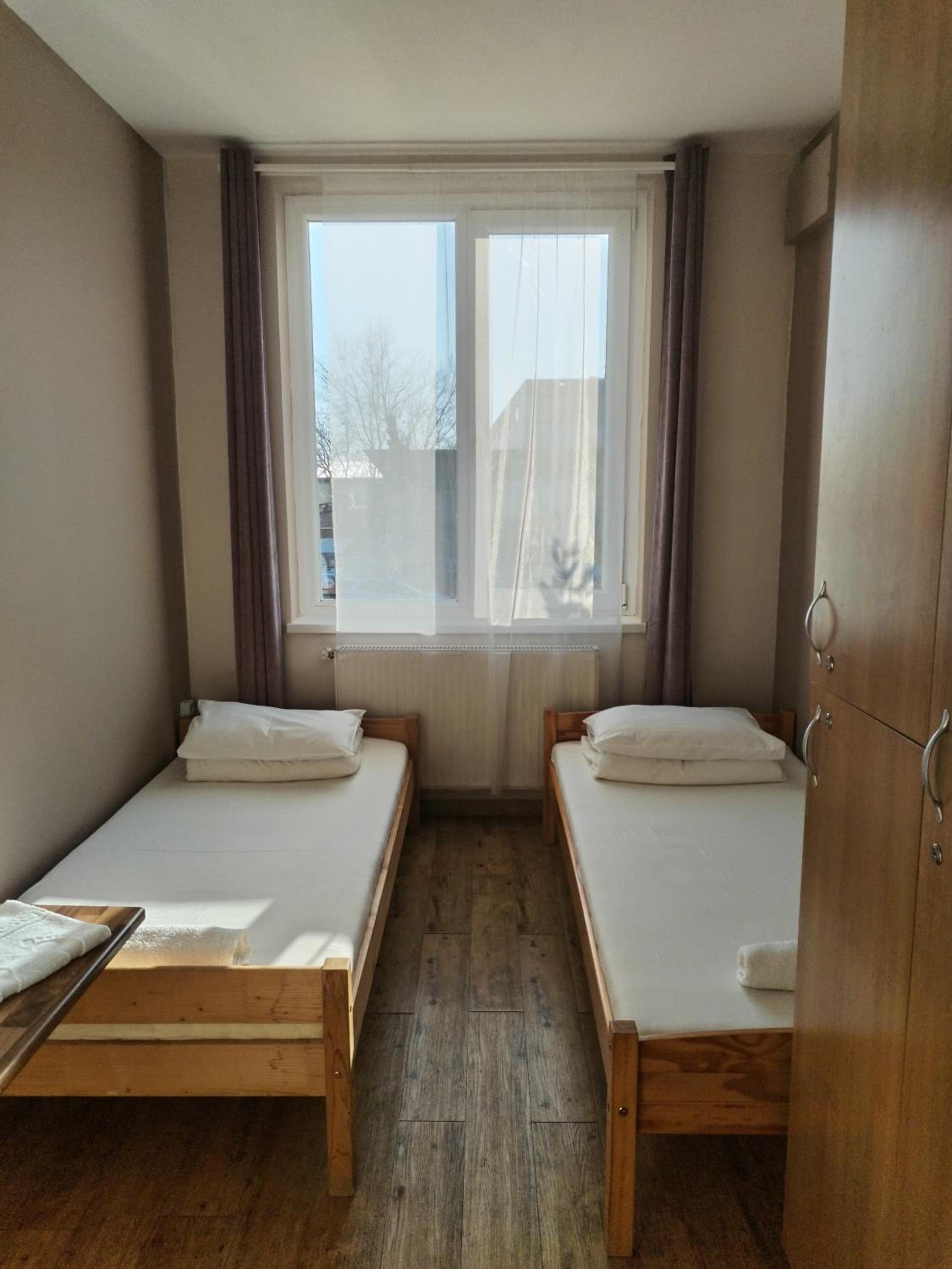 Budget Twin Room with Shared Bathroom photo 1