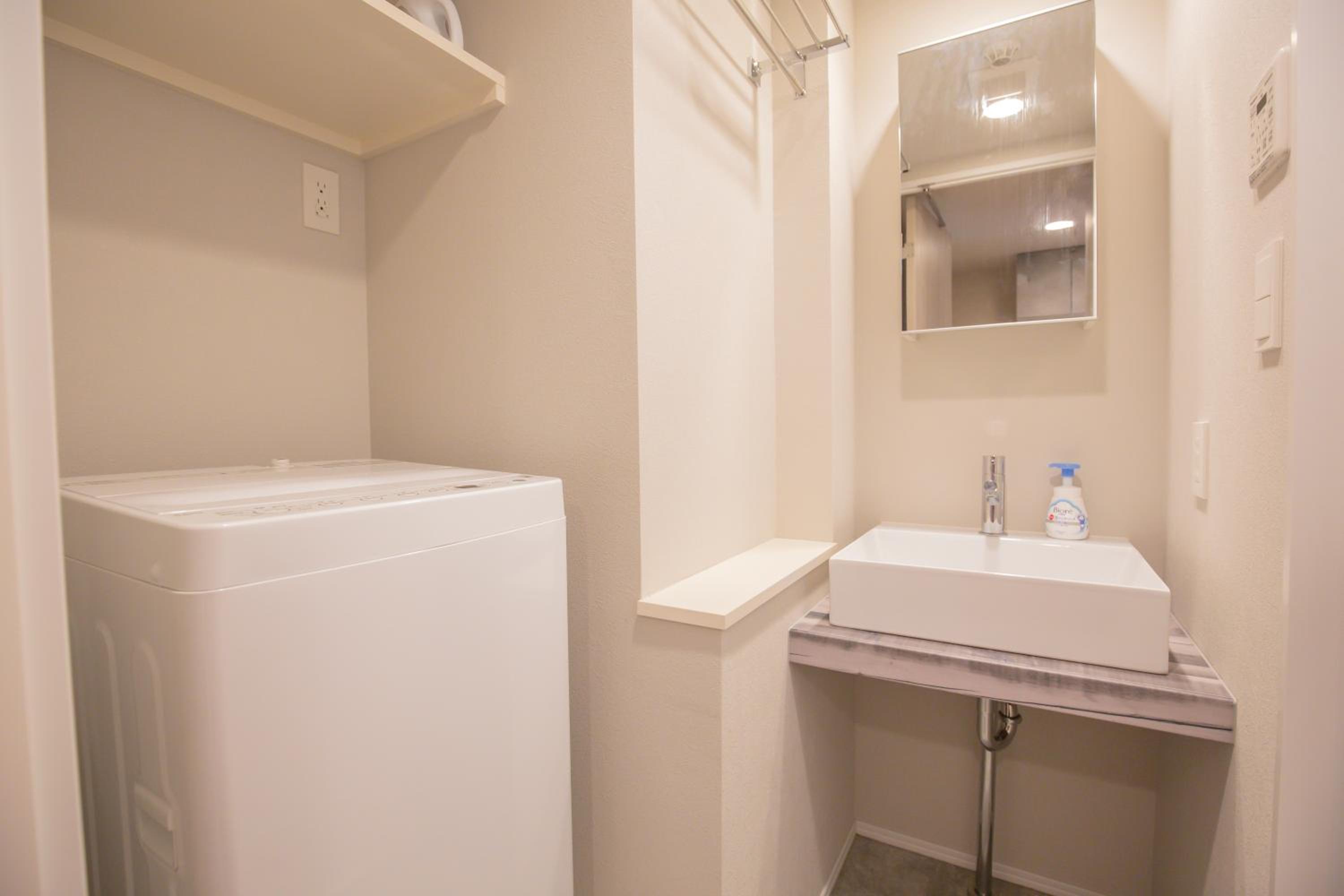 One-Bedroom Apartment photo 2