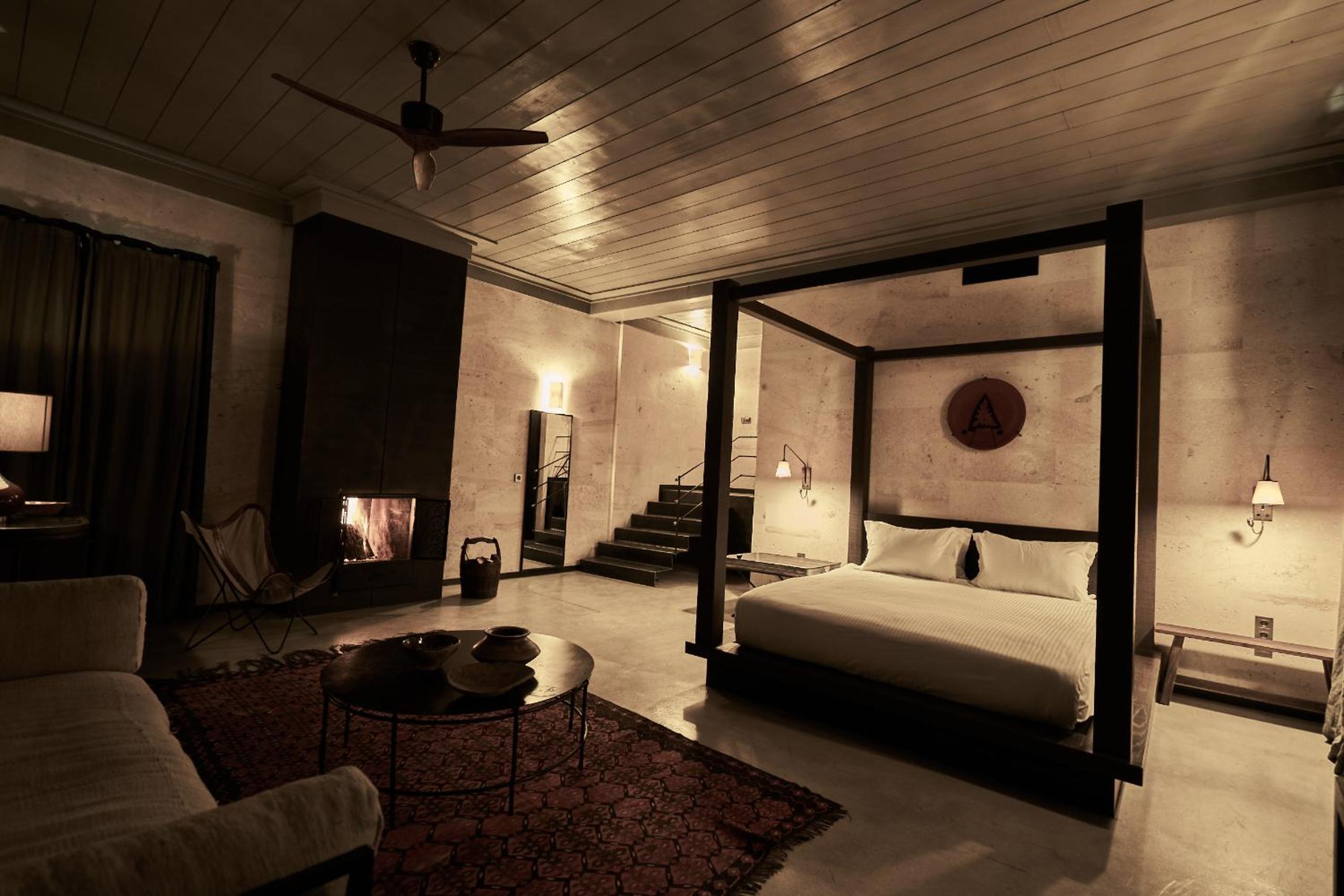 Suite with French Balcony - Photo 3