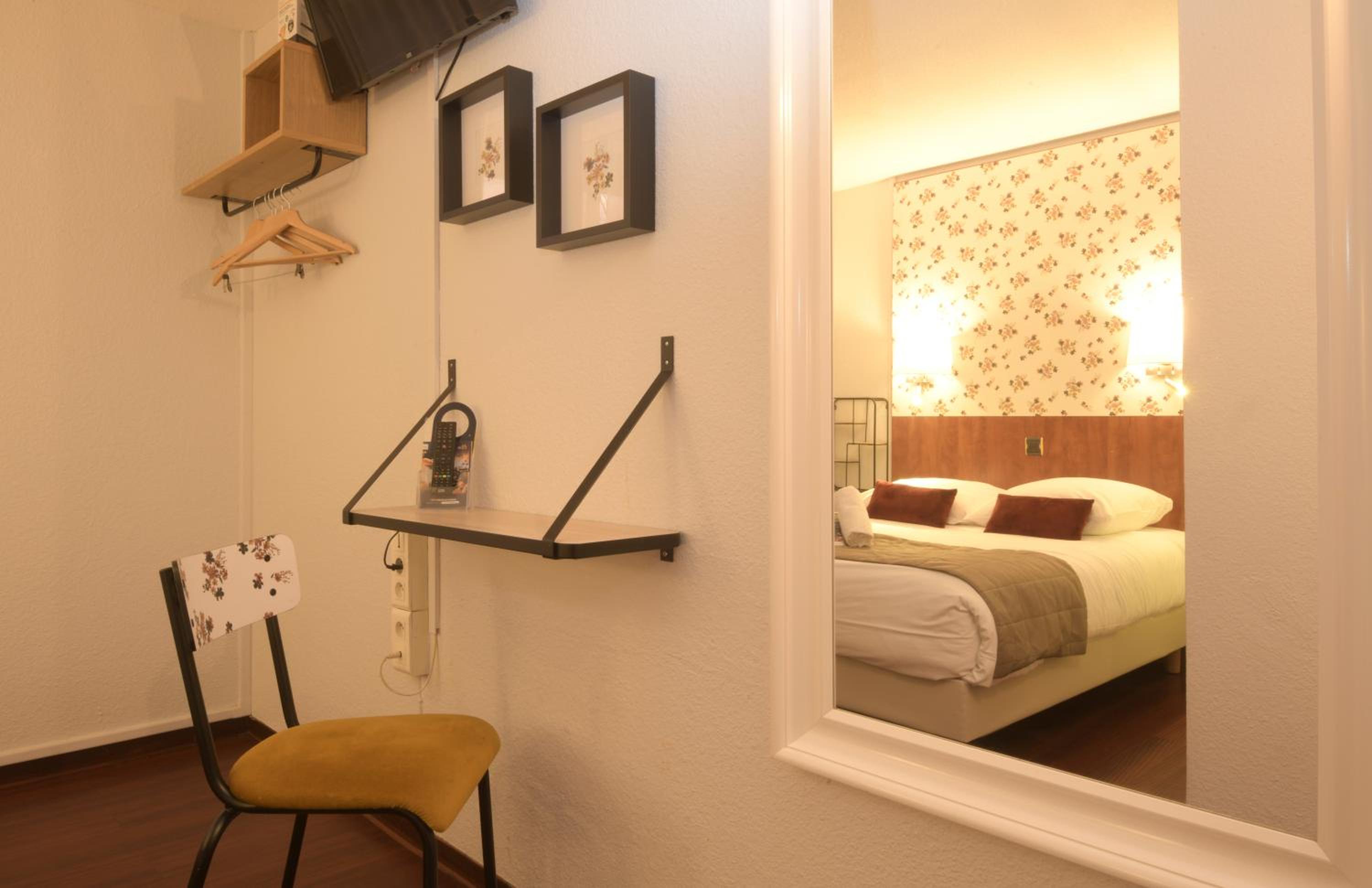 Double Room - Photo 13