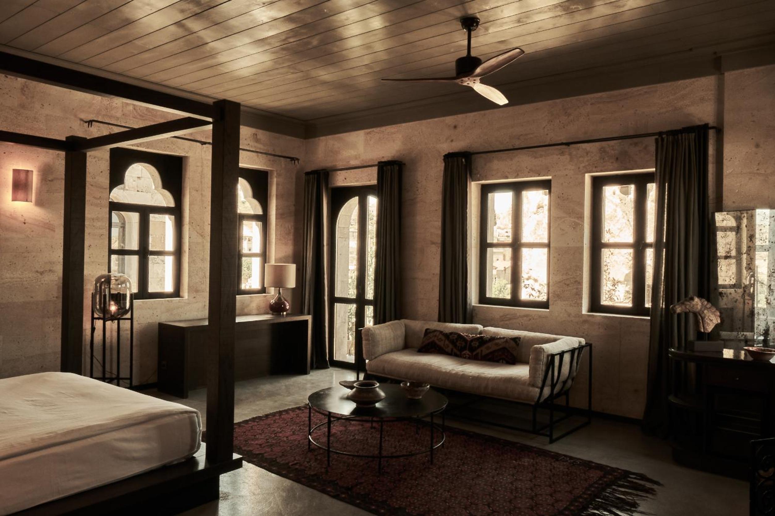 Suite with French Balcony - Photo 2