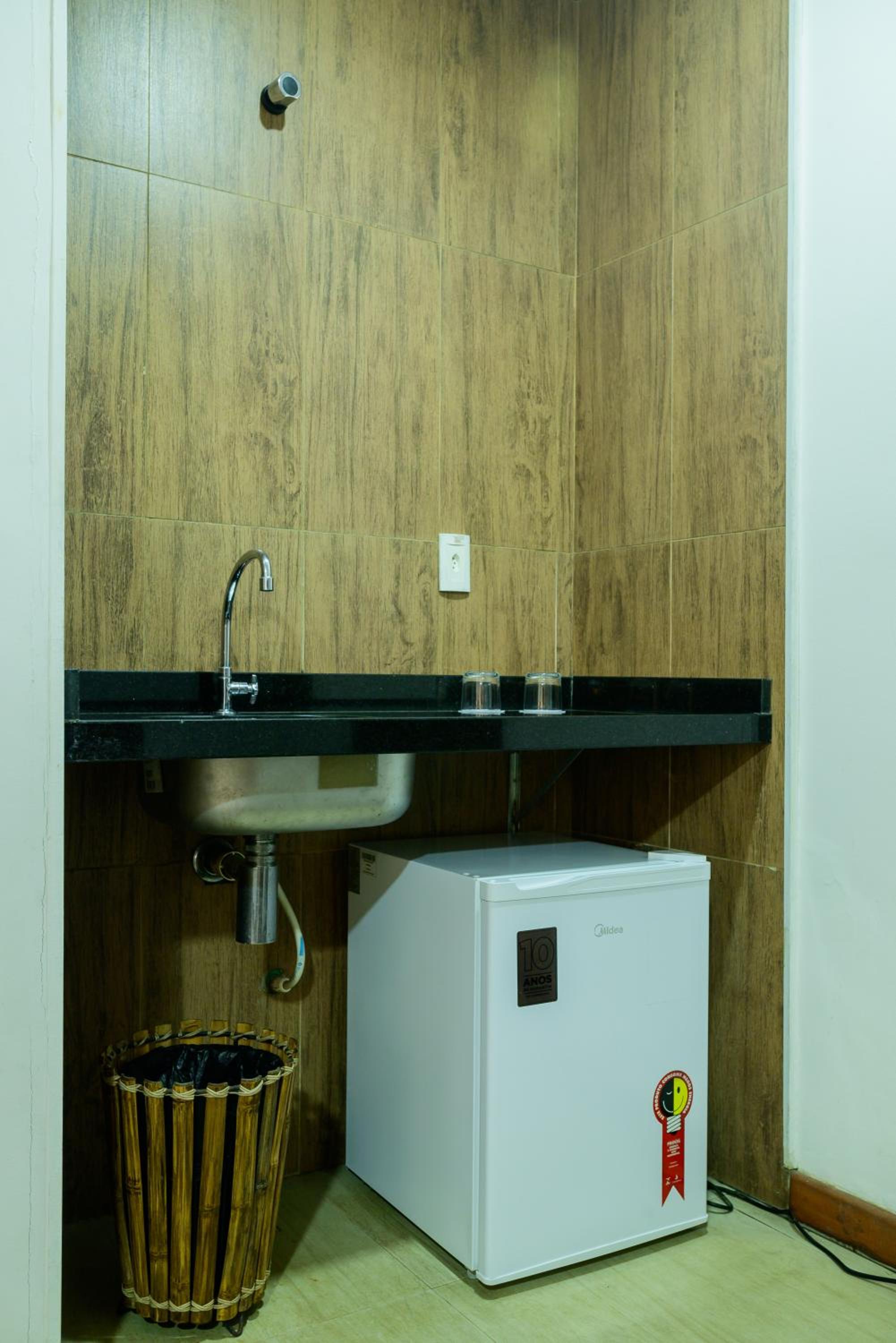 Deluxe Suite - Photo 15