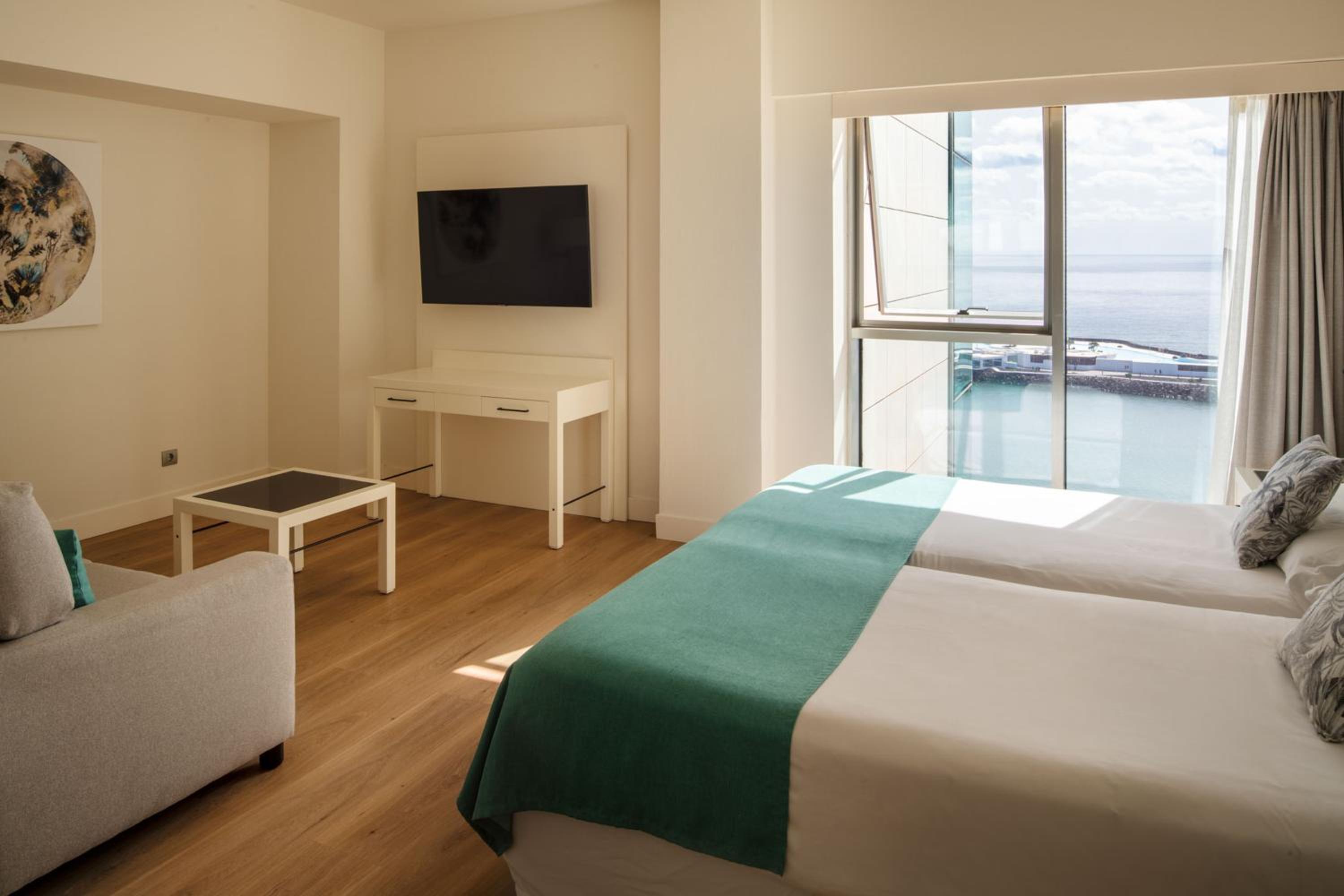 Double Room with Sea View - Photo 1