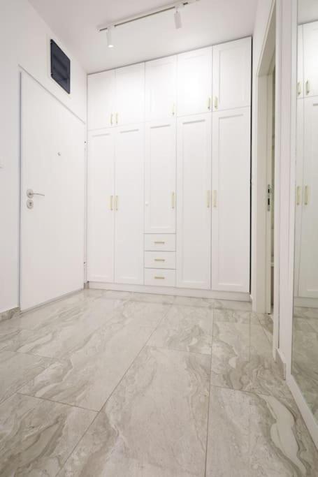 One-Bedroom Apartment with Balcony photo 2