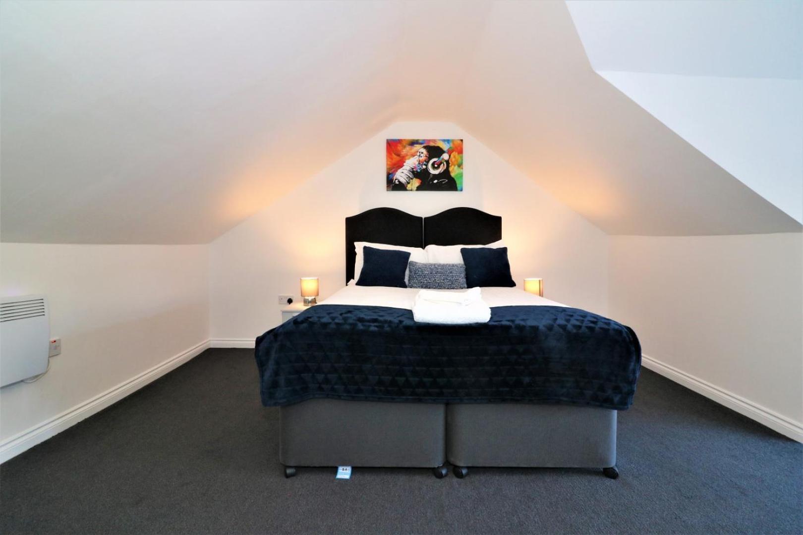 One-Bedroom Apartment photo 1