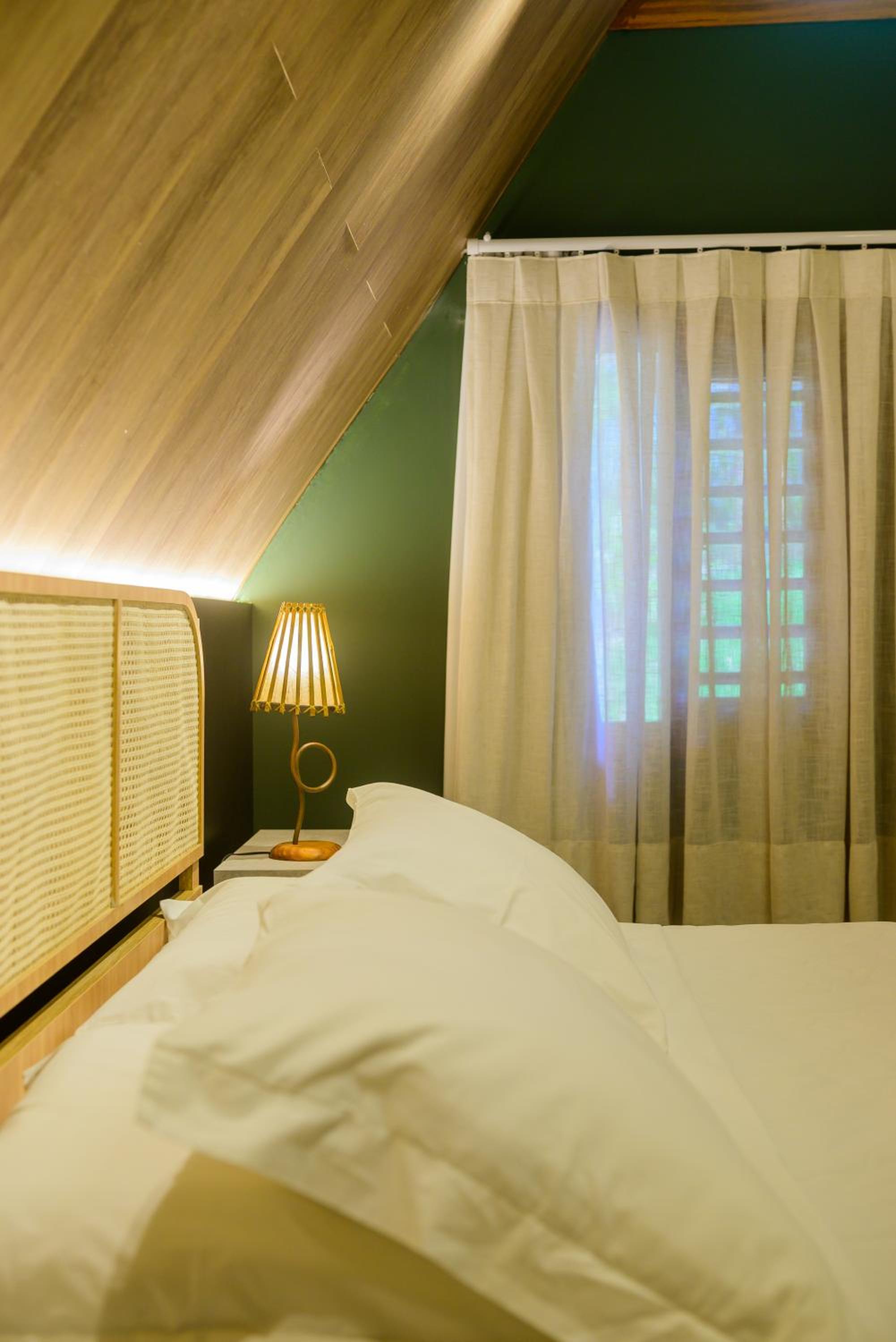 Suite - Photo 11