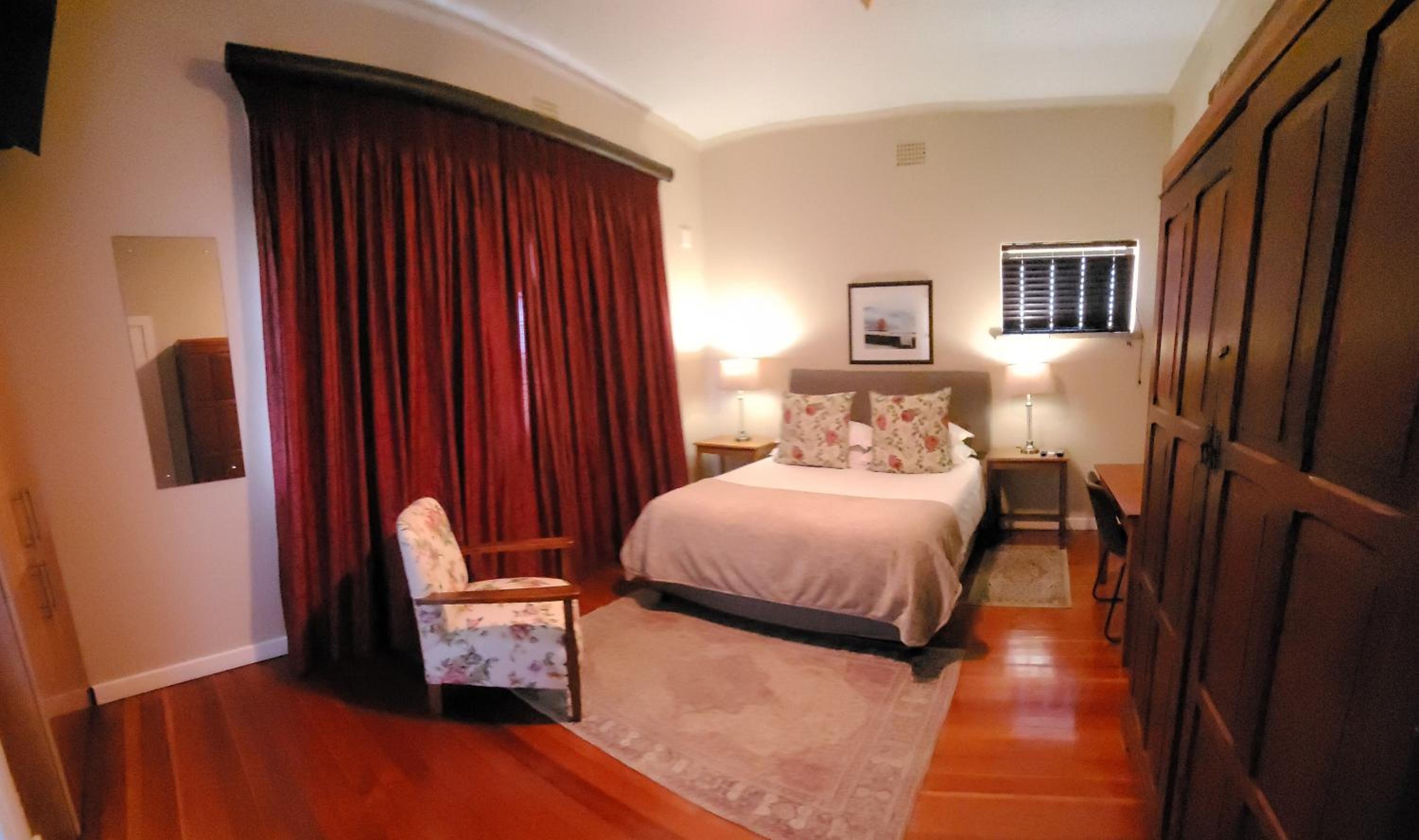 Standard Queen Room photo 1