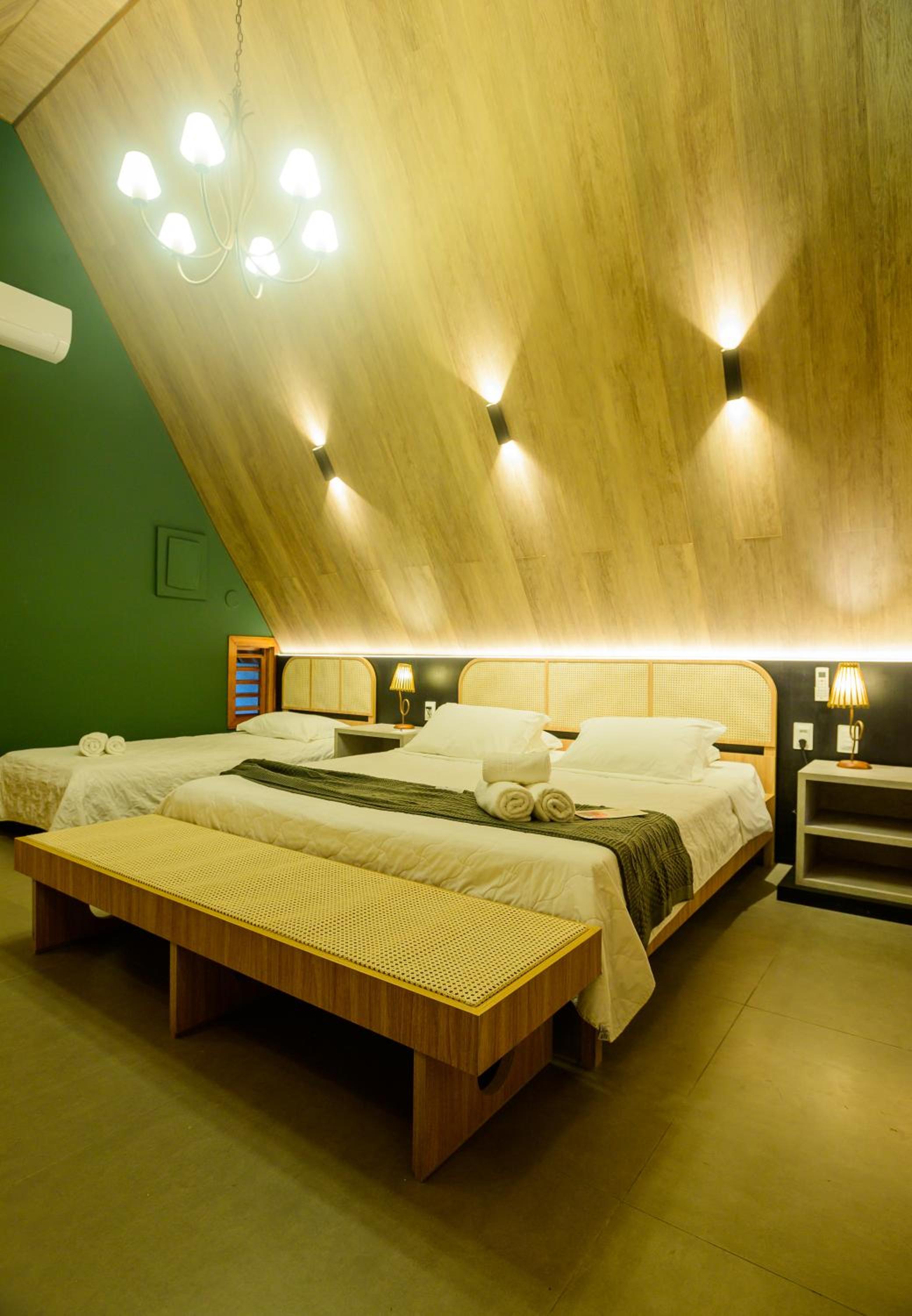 Suite - Photo 8