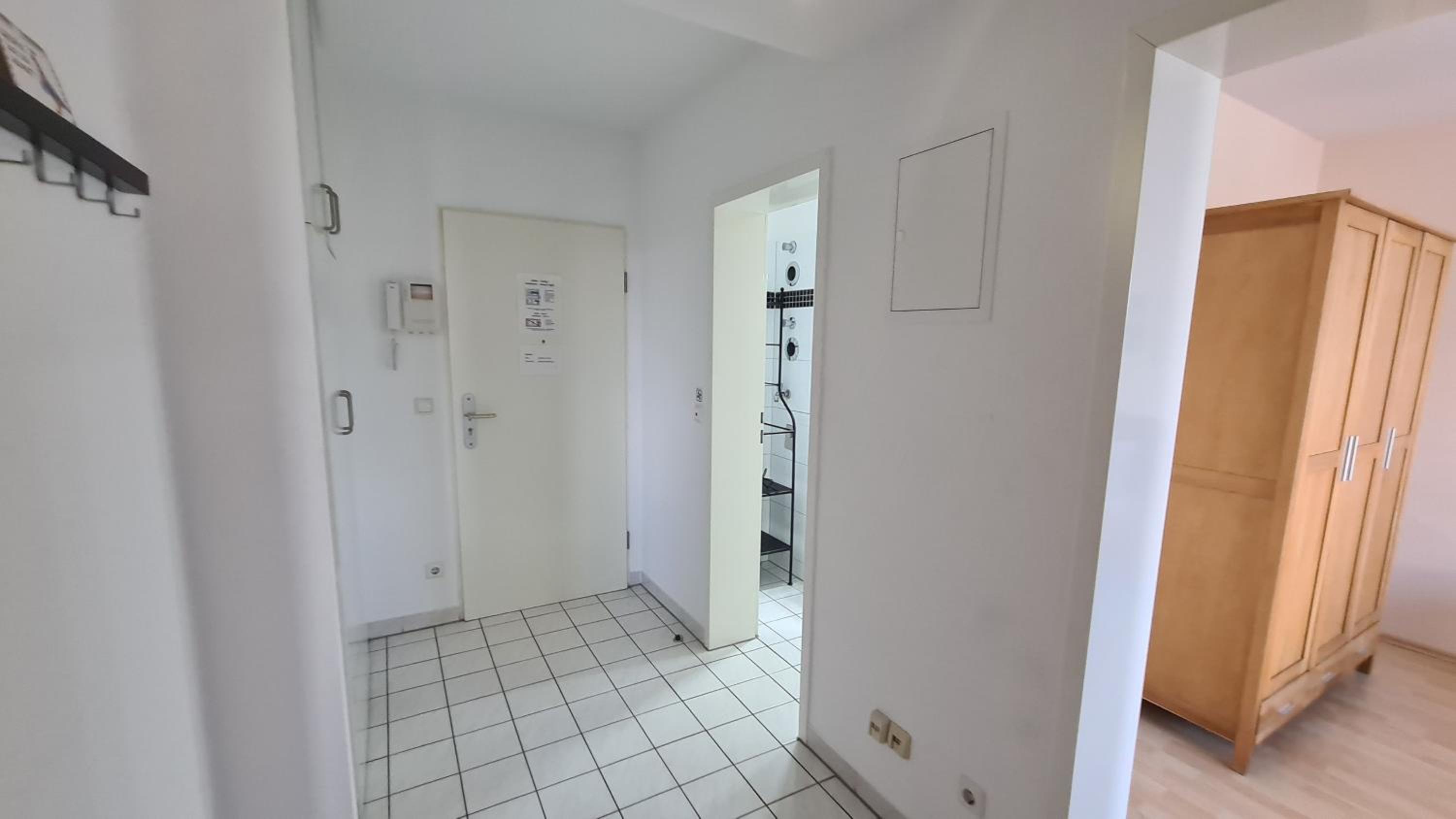 One-Bedroom Apartment photo 3
