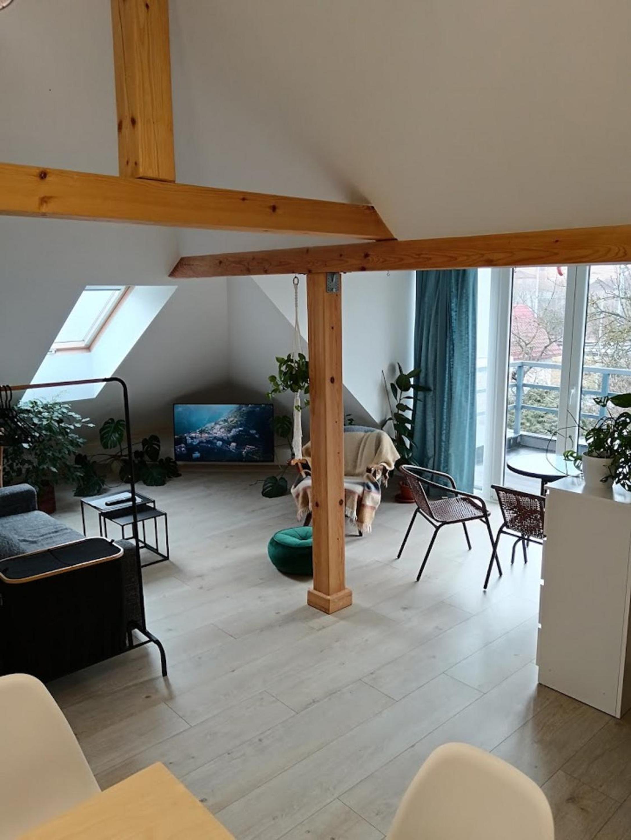 One-Bedroom Apartment photo 1