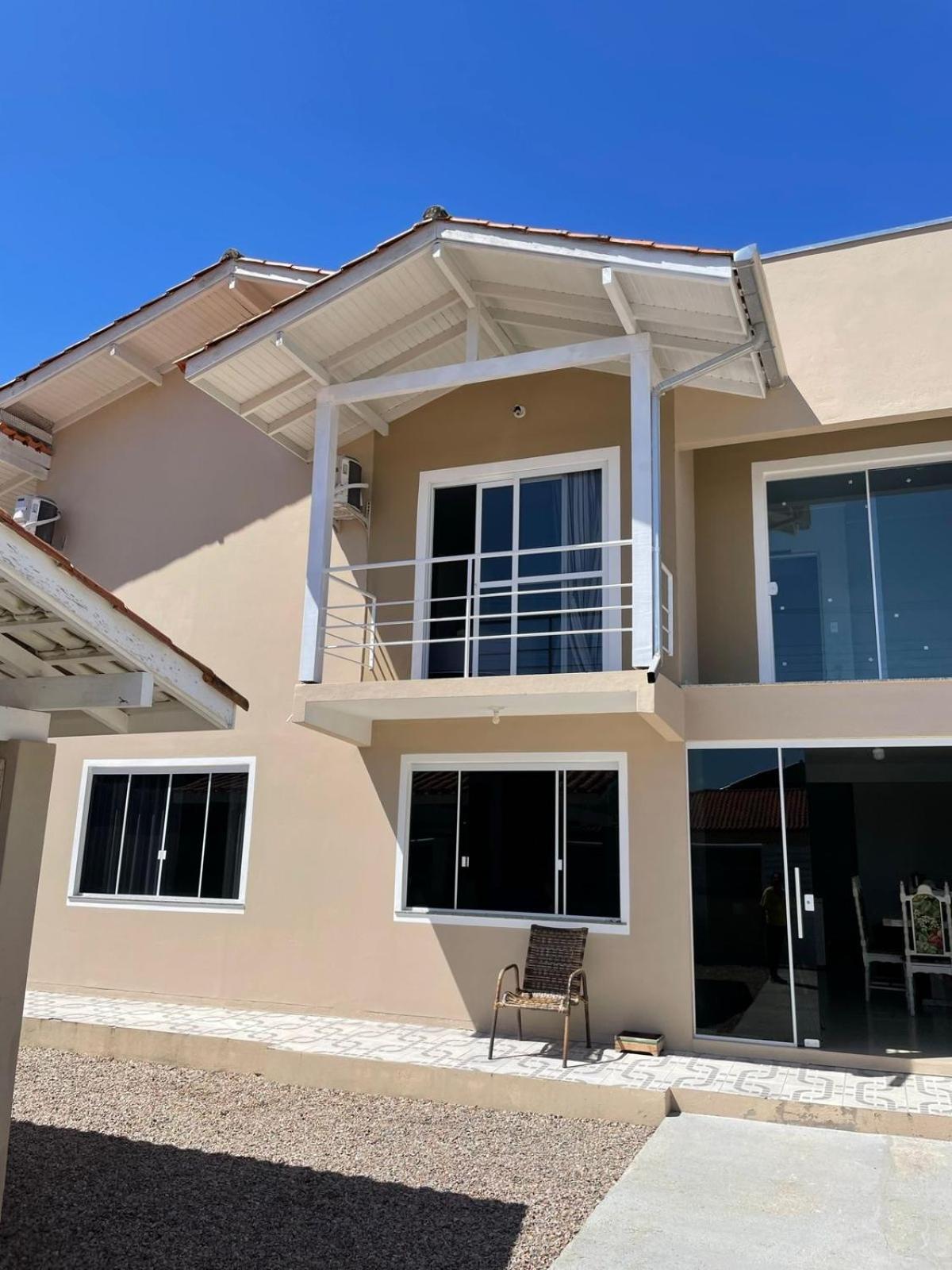 Three-Bedroom House photo 2