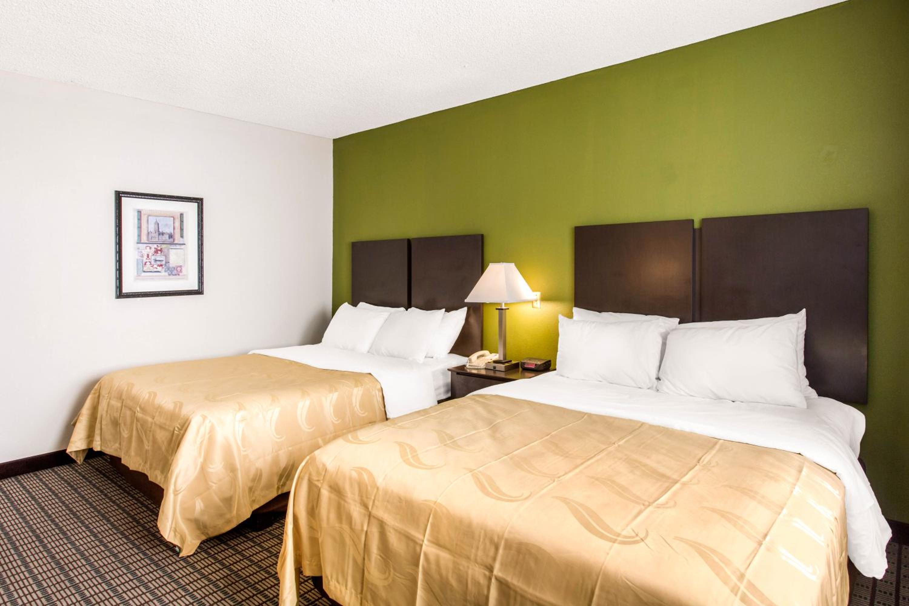 Queen Room with Two Queen Beds - Accessible/Non-Smoking  photo 3