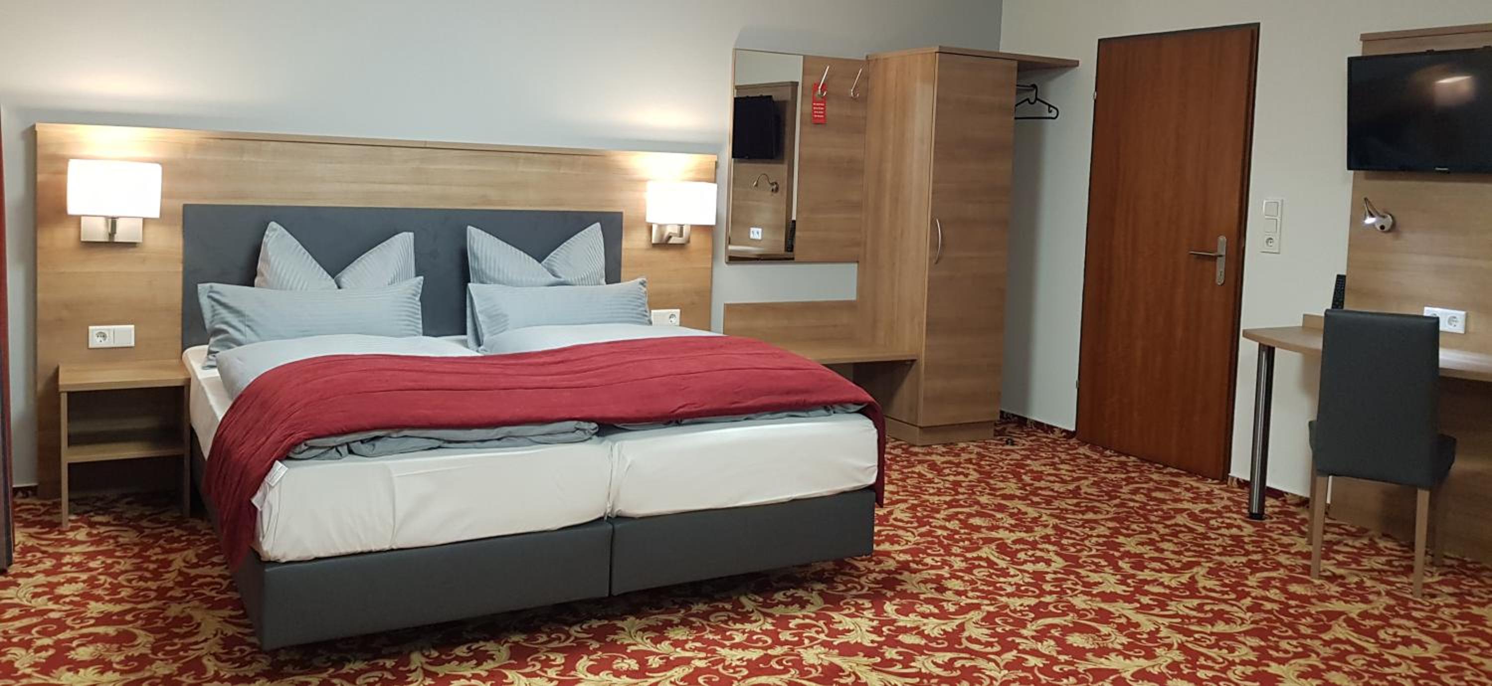 Large Double Room photo 1