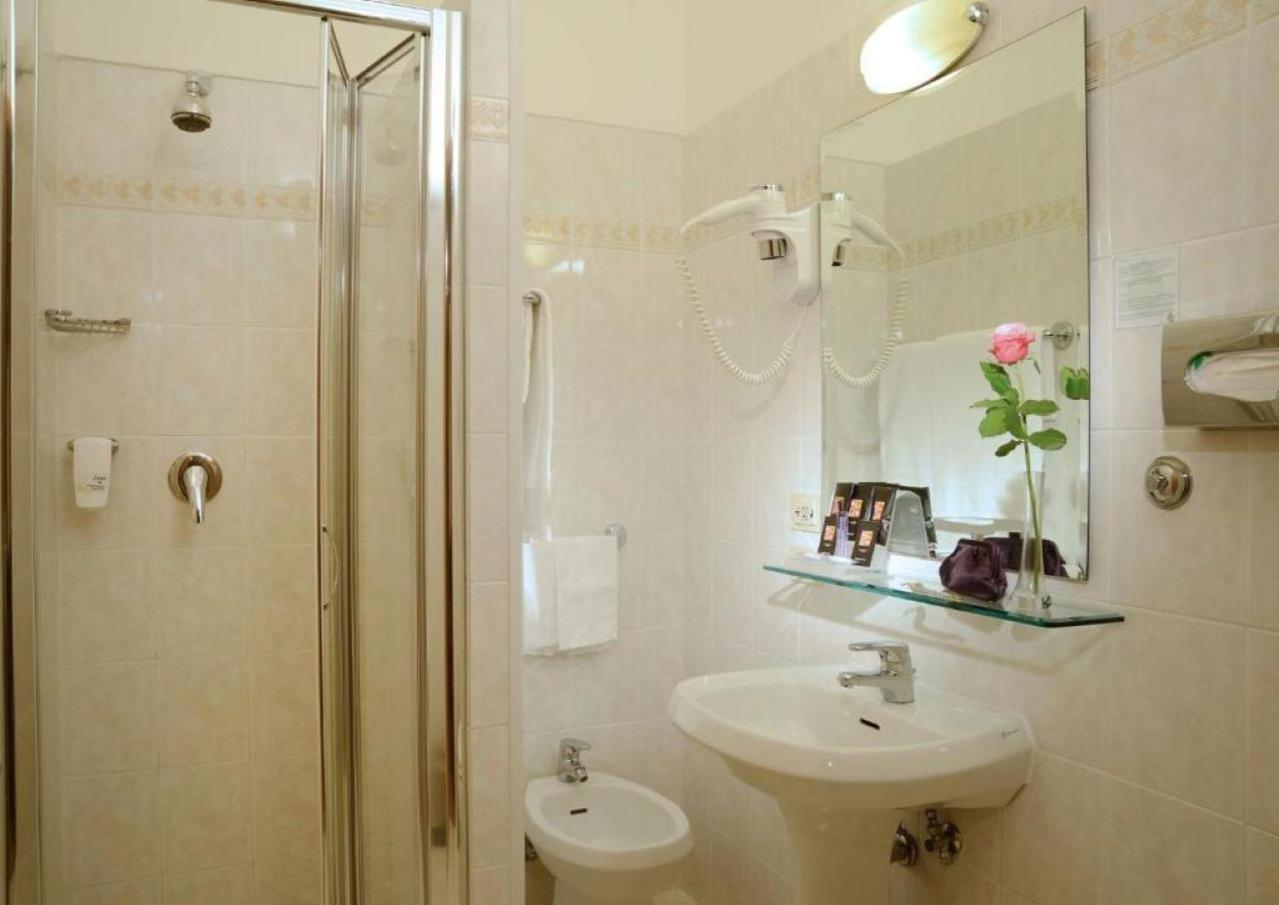 Standard Queen Room - Photo 3