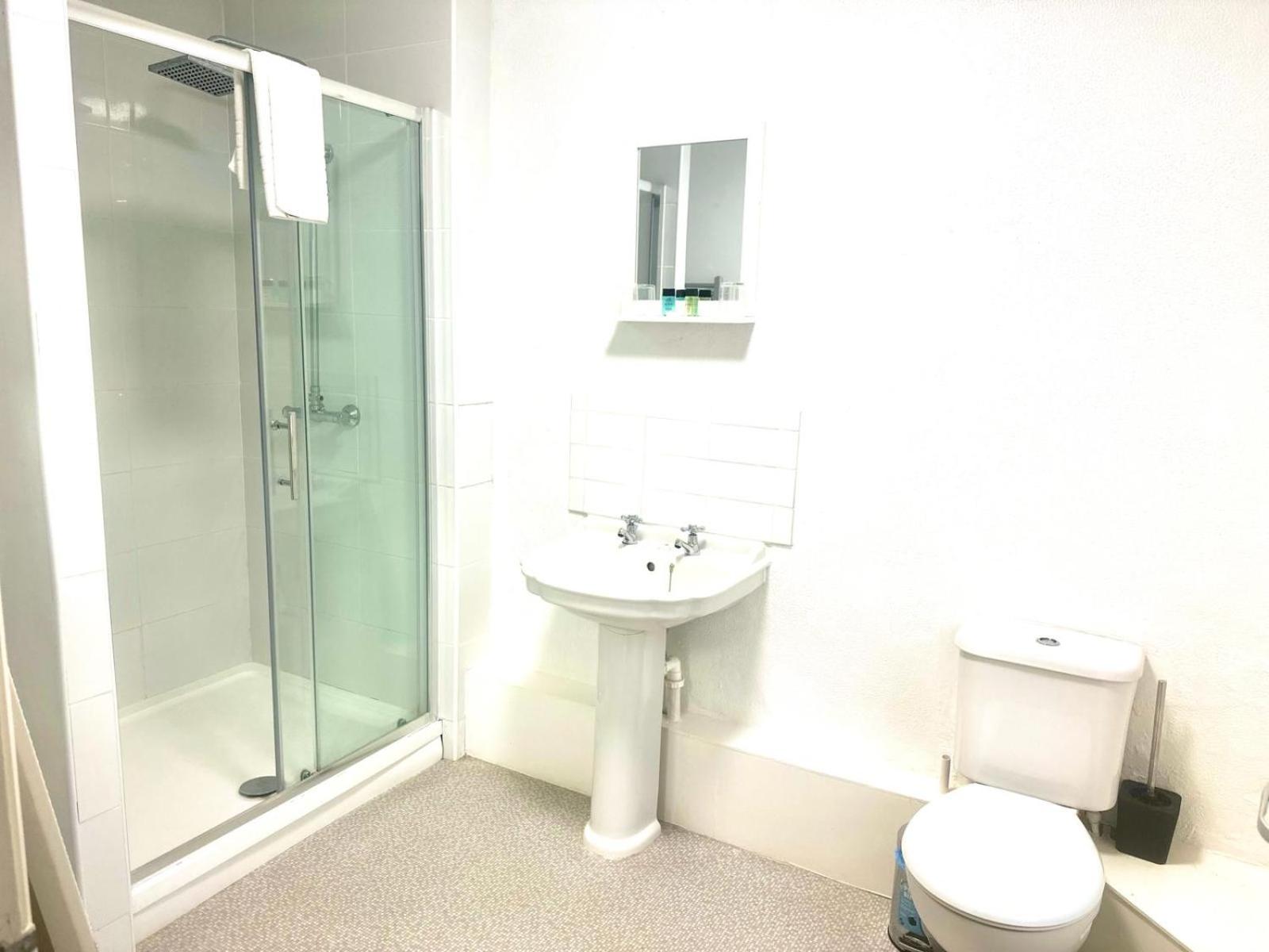 Double Room with Private Bathroom photo 3