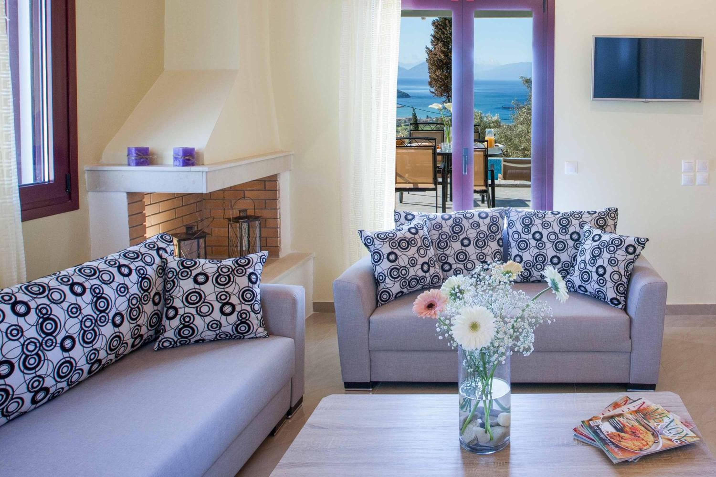 Villa photo 1