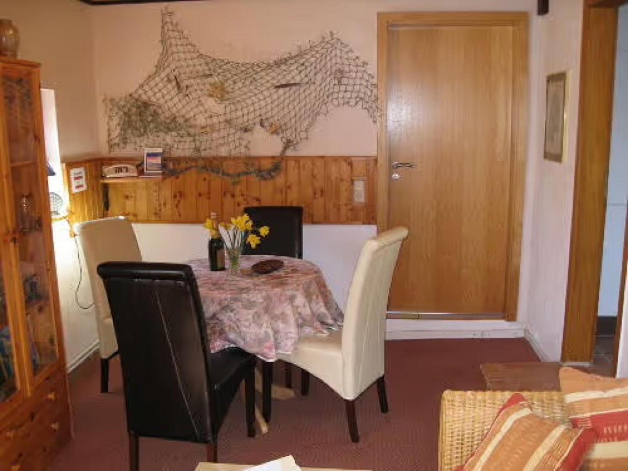 Two-Bedroom Deluxe Apartment with Garden View photo 3