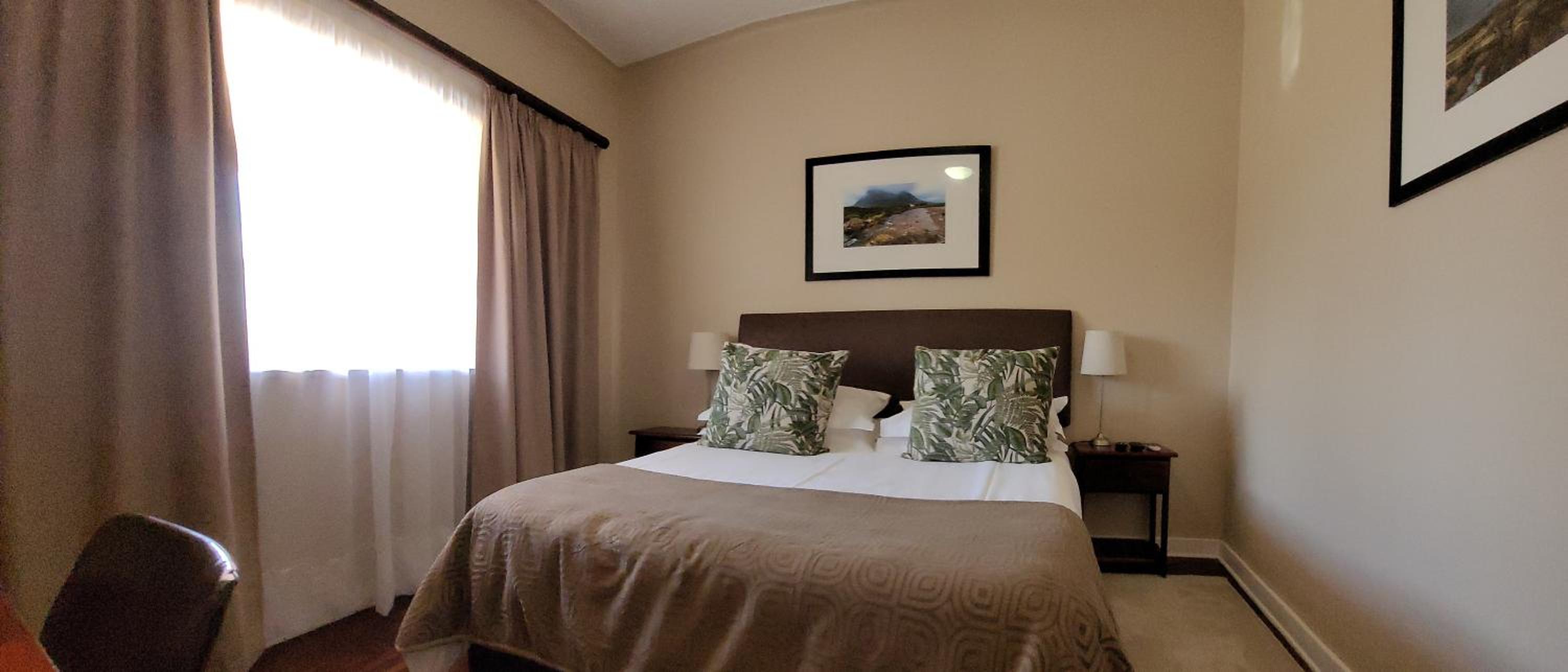 Standard Queen Room photo 2
