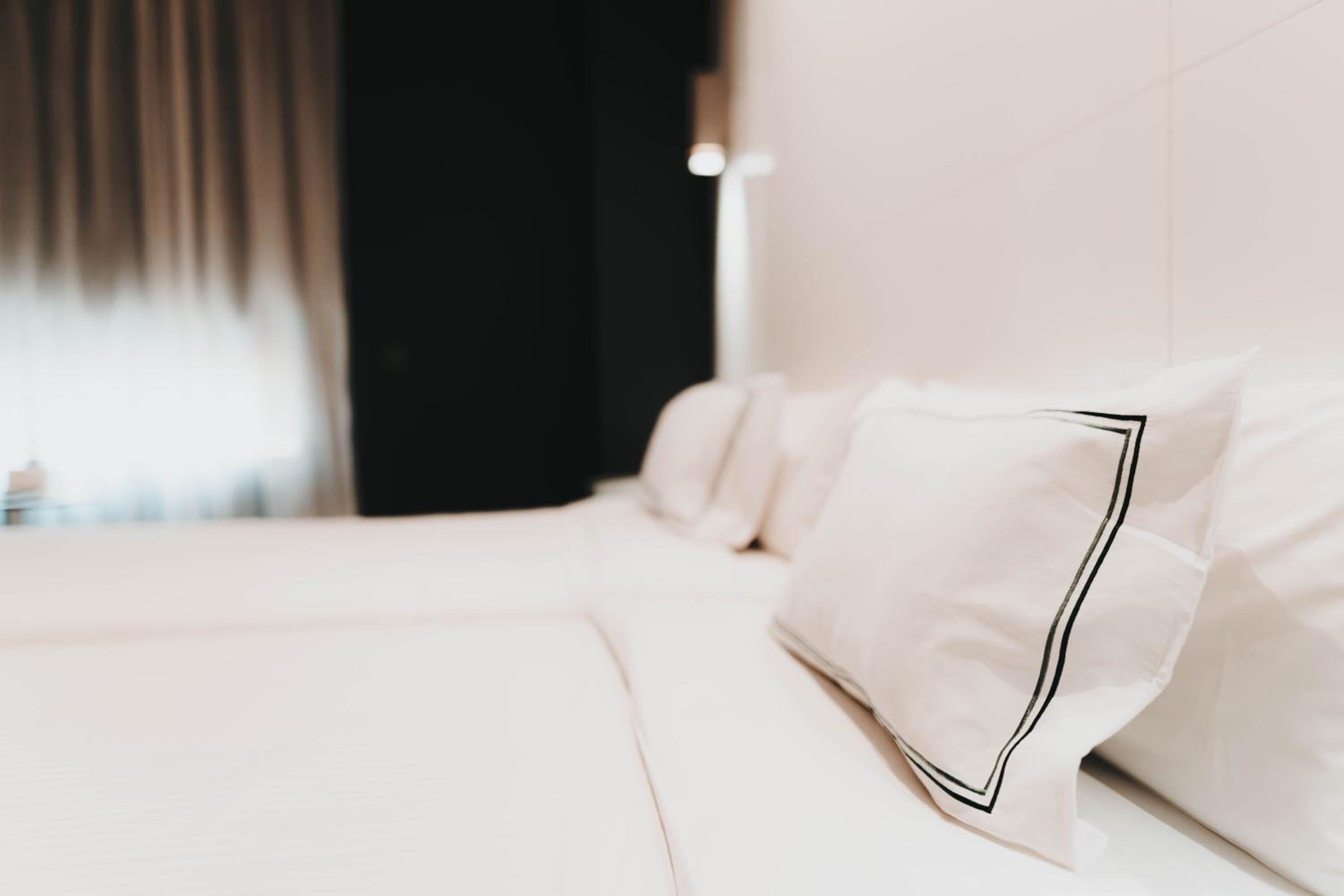 Standard Twin Room - Photo 1