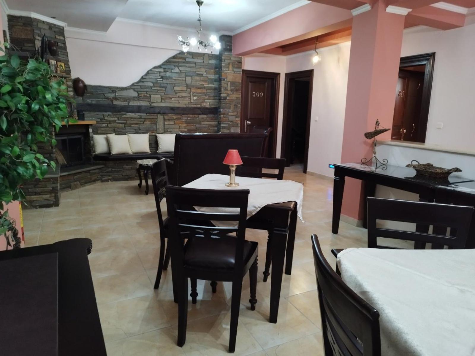 Three-Bedroom Apartment - Photo 4