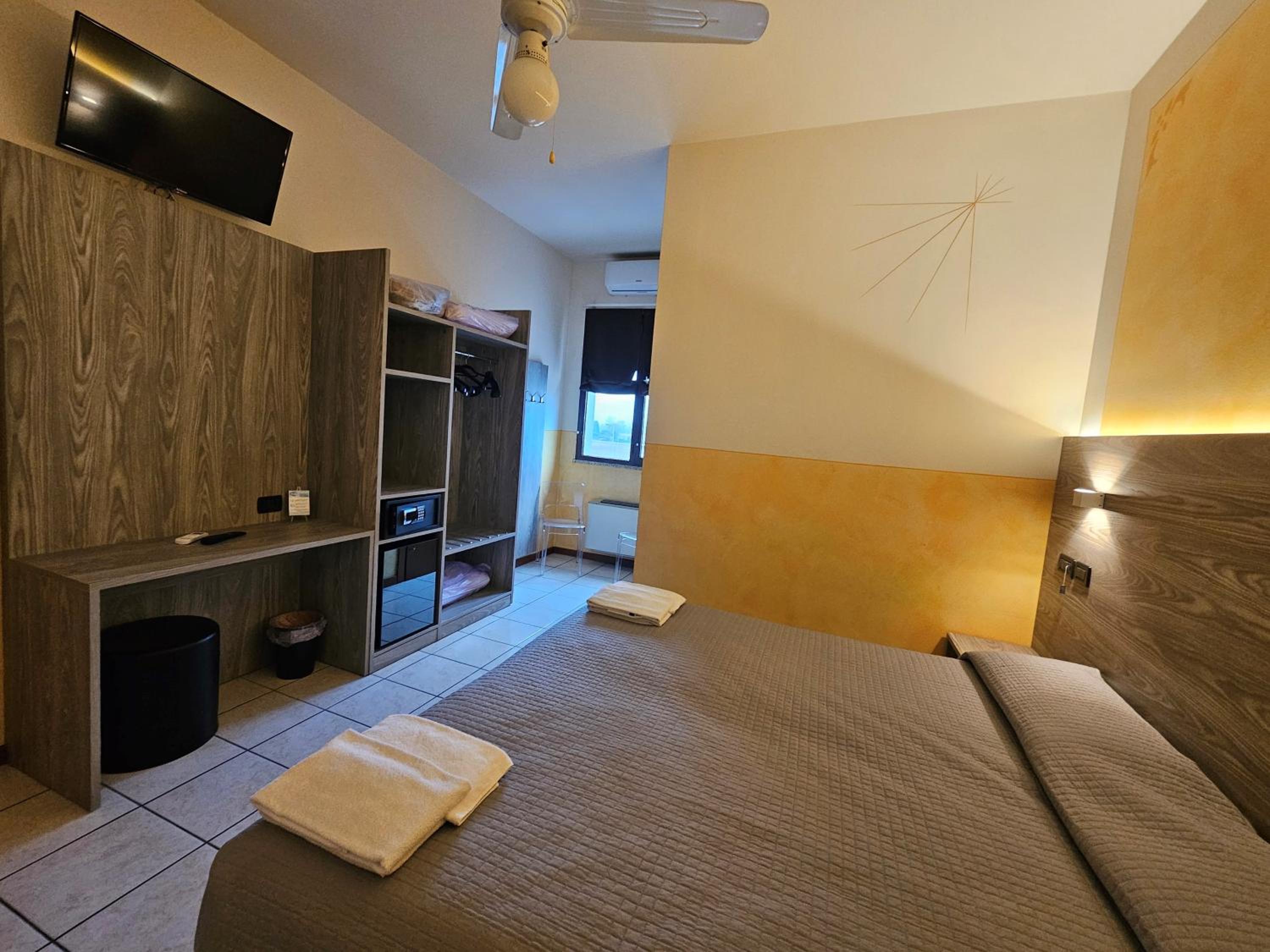 Double Room - Photo 3