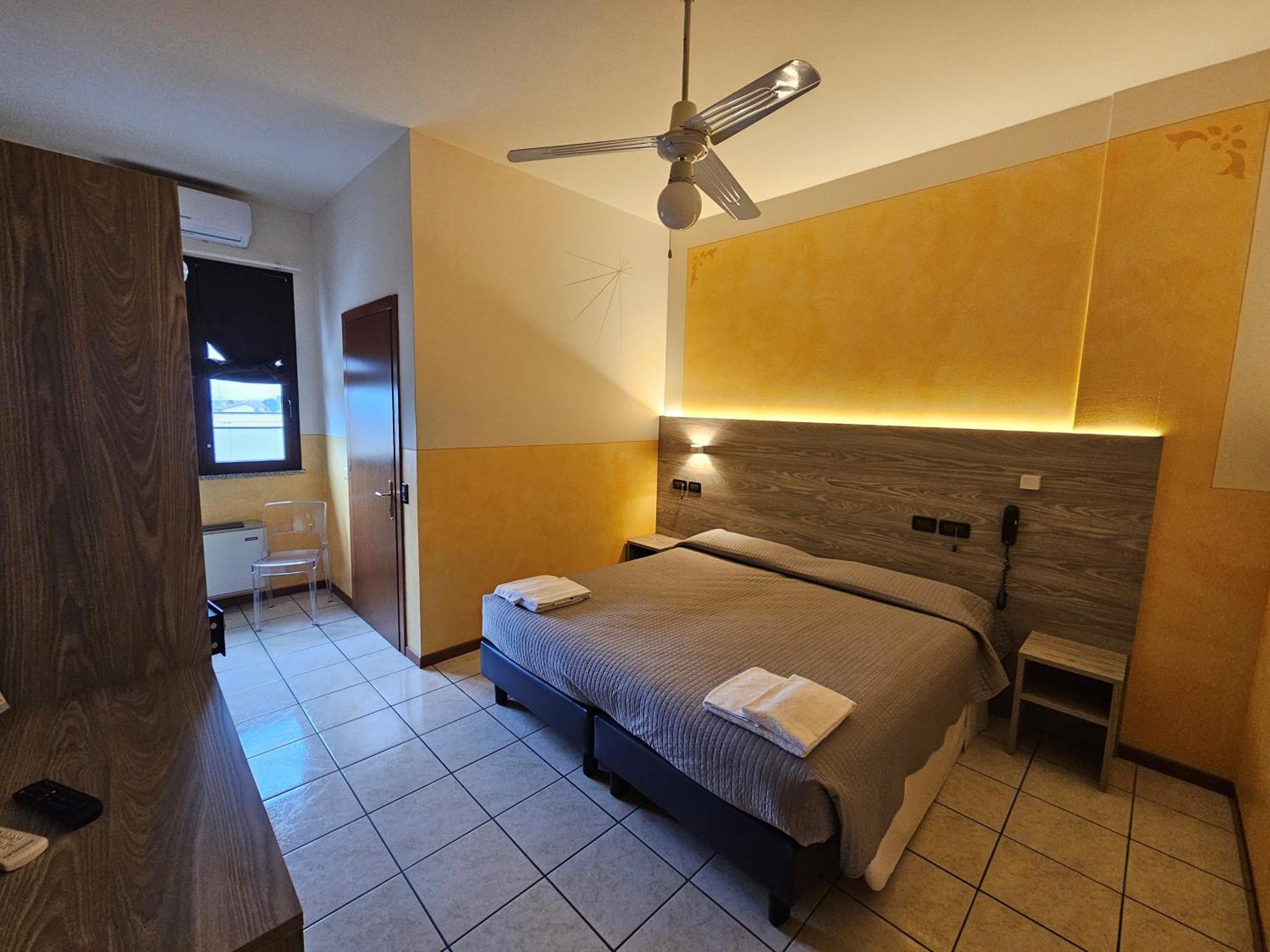 Double Room - Photo 1