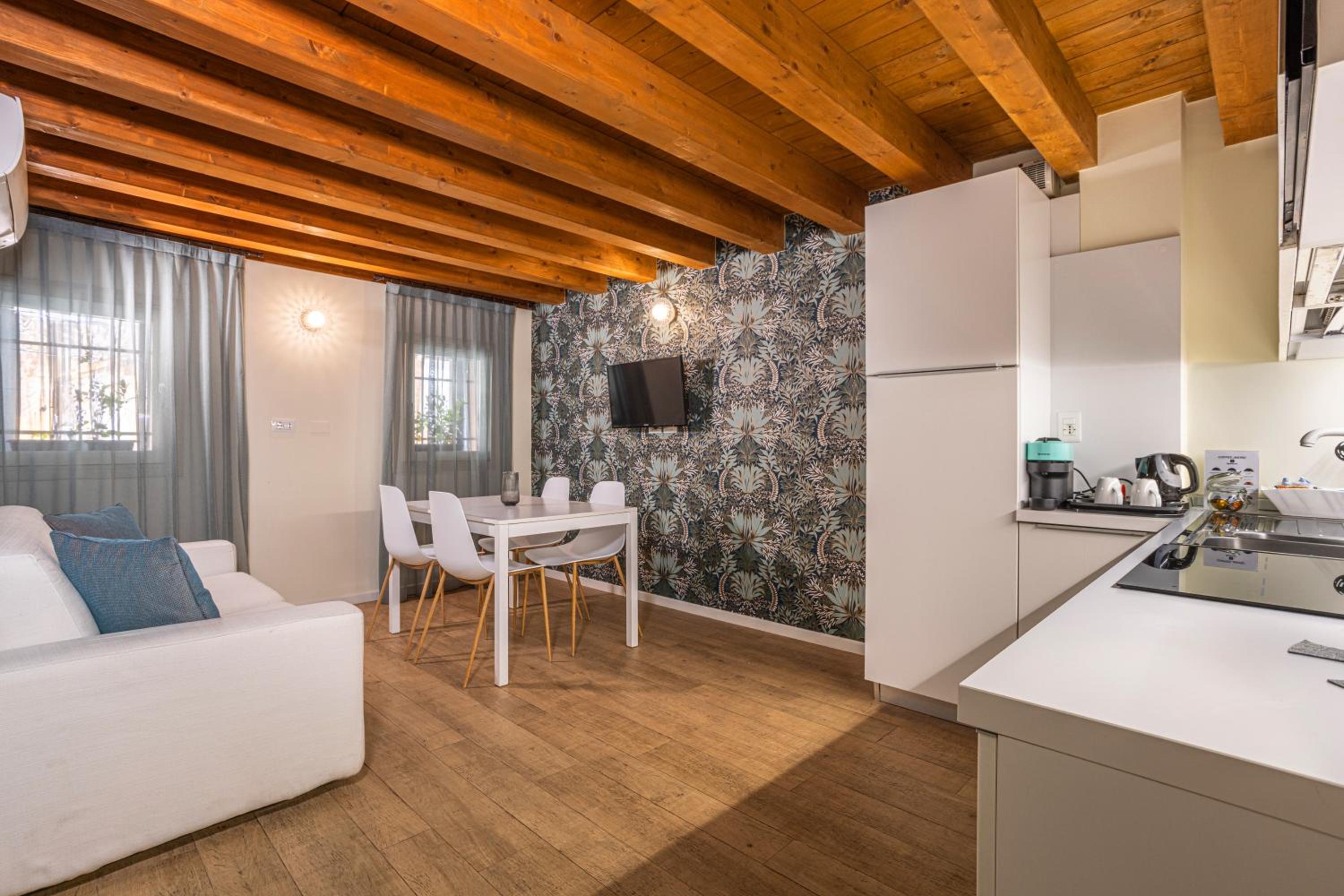 Superior Apartment photo 2