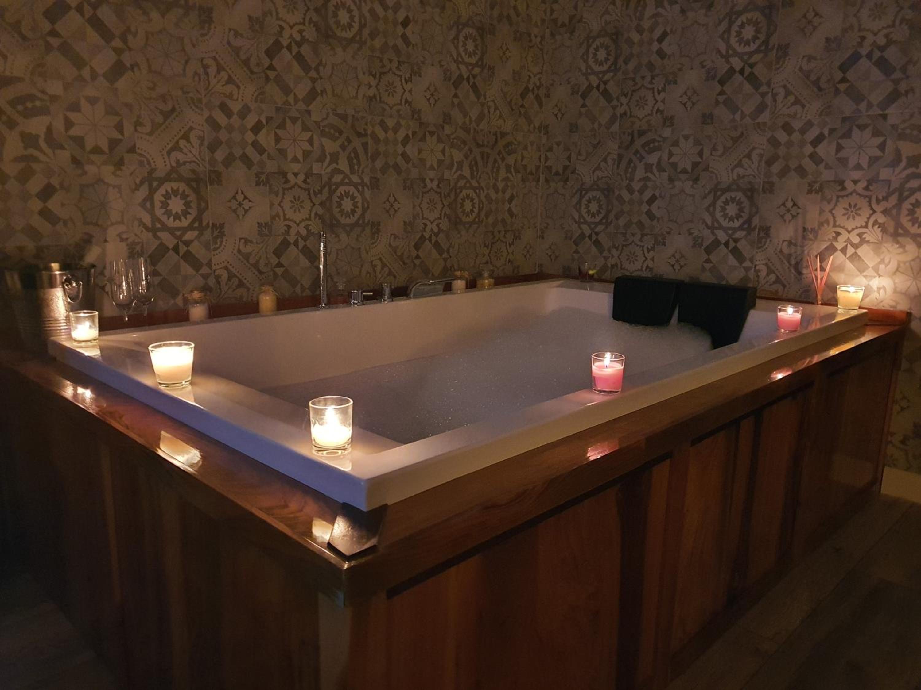 Deluxe Suite - Photo 10