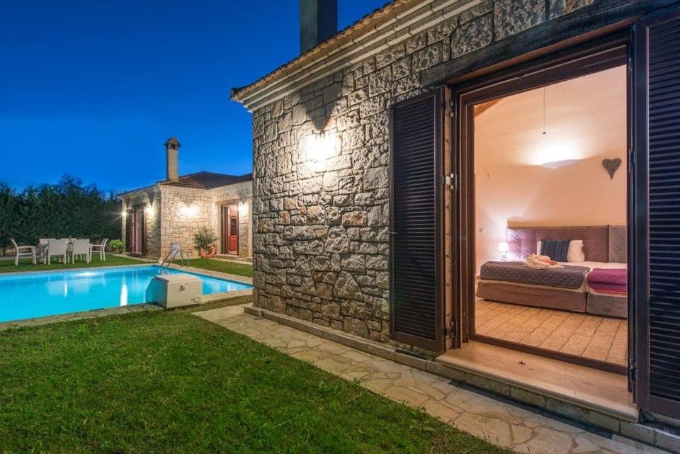 Villa photo 3