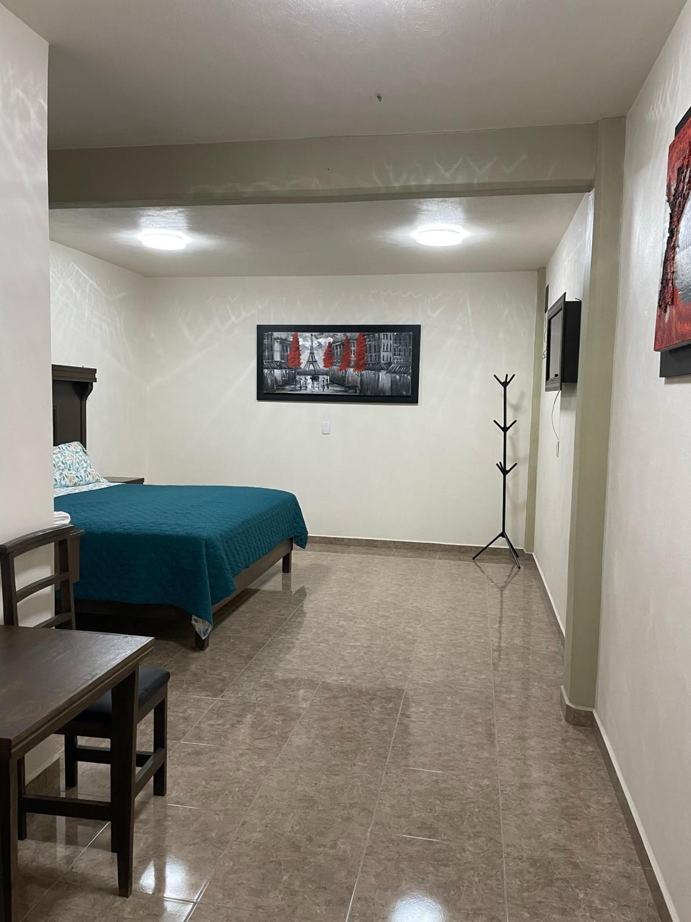 Standard Queen Room photo 3