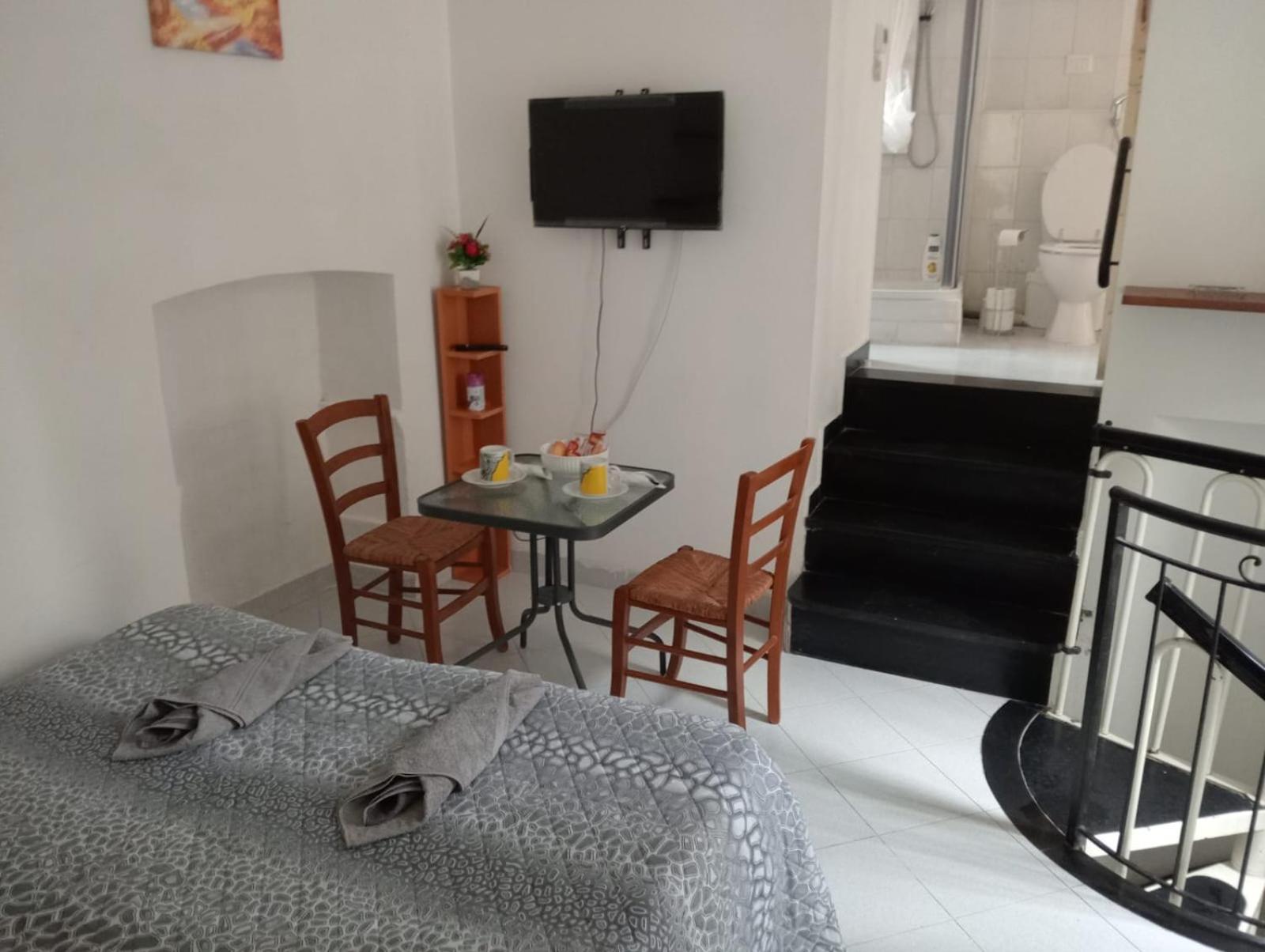 Double Room With Private Bathroom