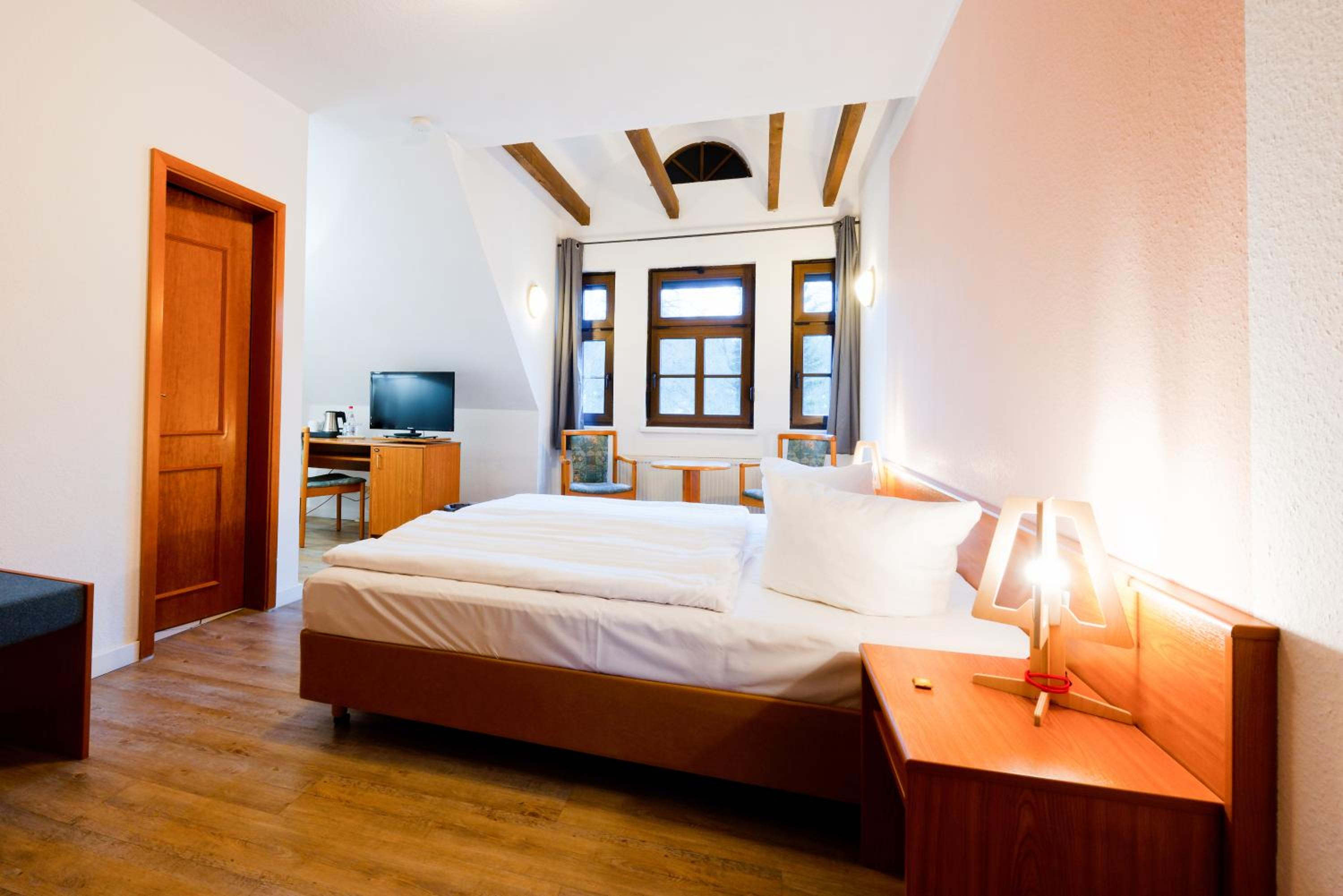 Double or Twin Room - Photo 2
