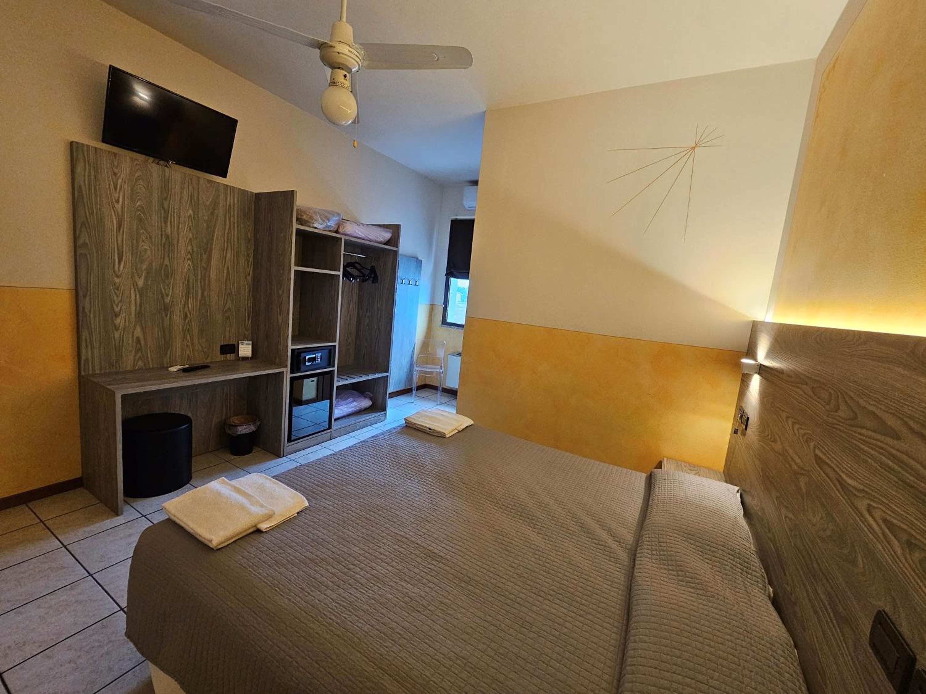 Double Room - Photo 4