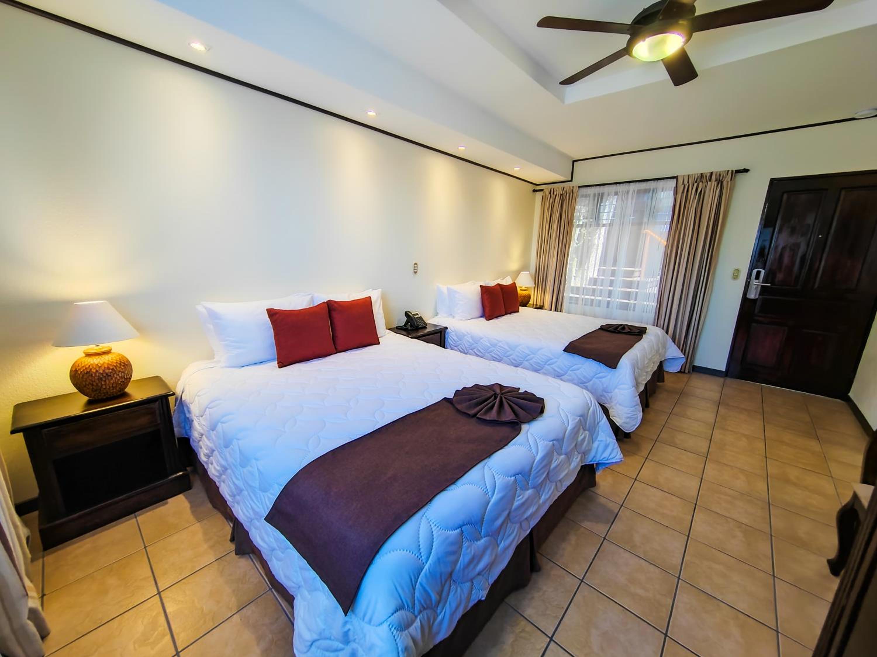 Bromelia Deluxe Double Room - Photo 2