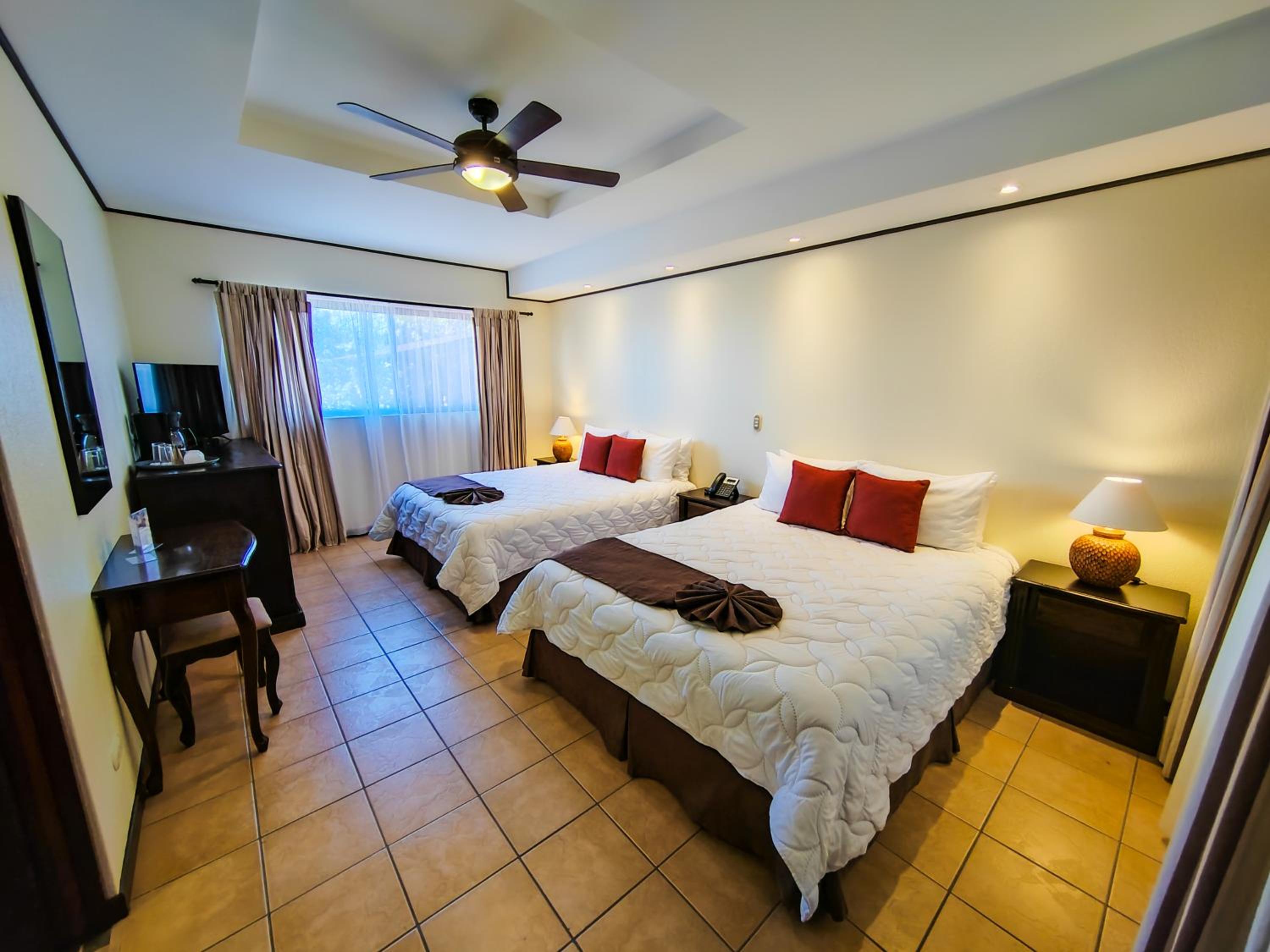 Bromelia Deluxe Double Room - Photo 1