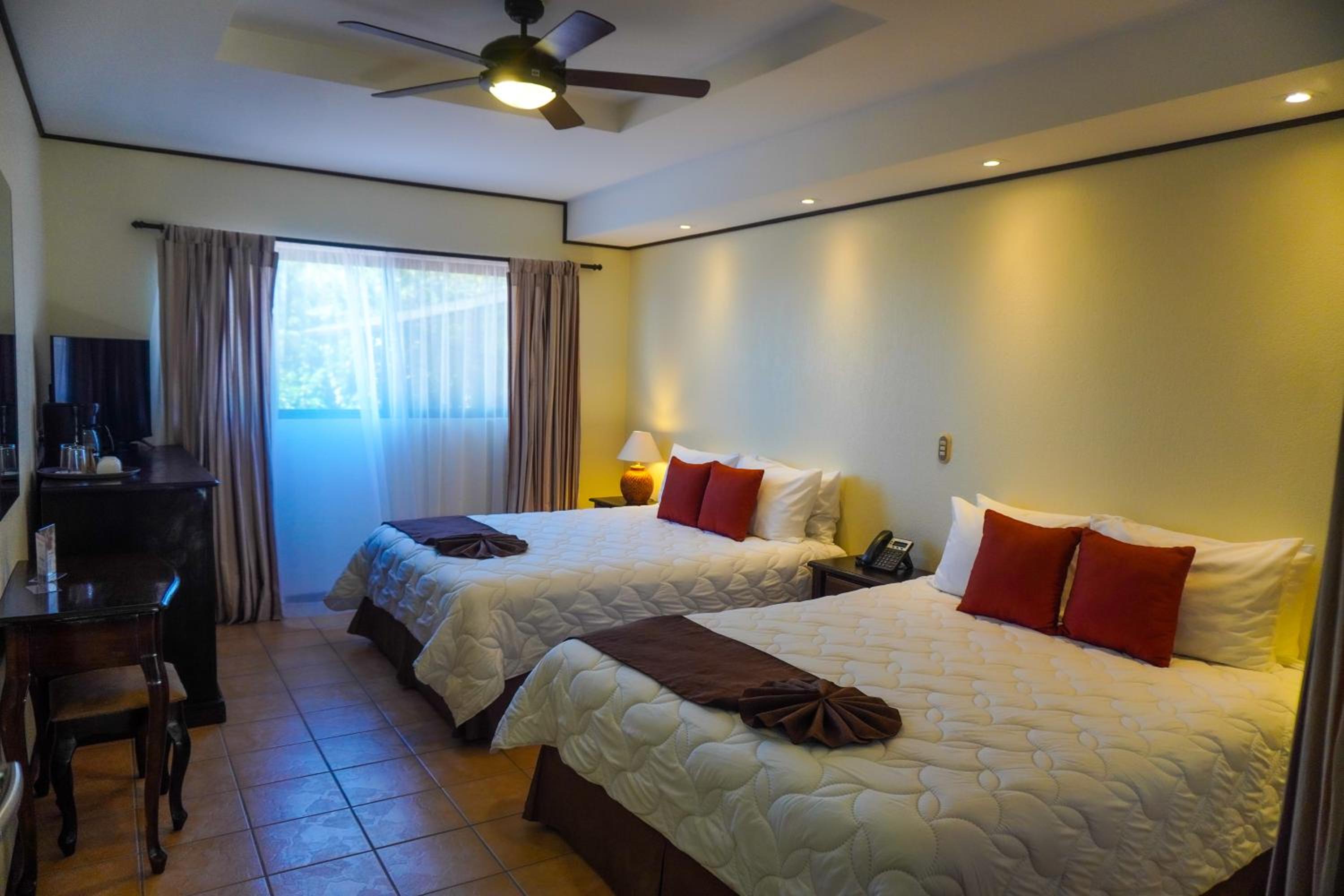 Bromelia Deluxe Double Room - Photo 6
