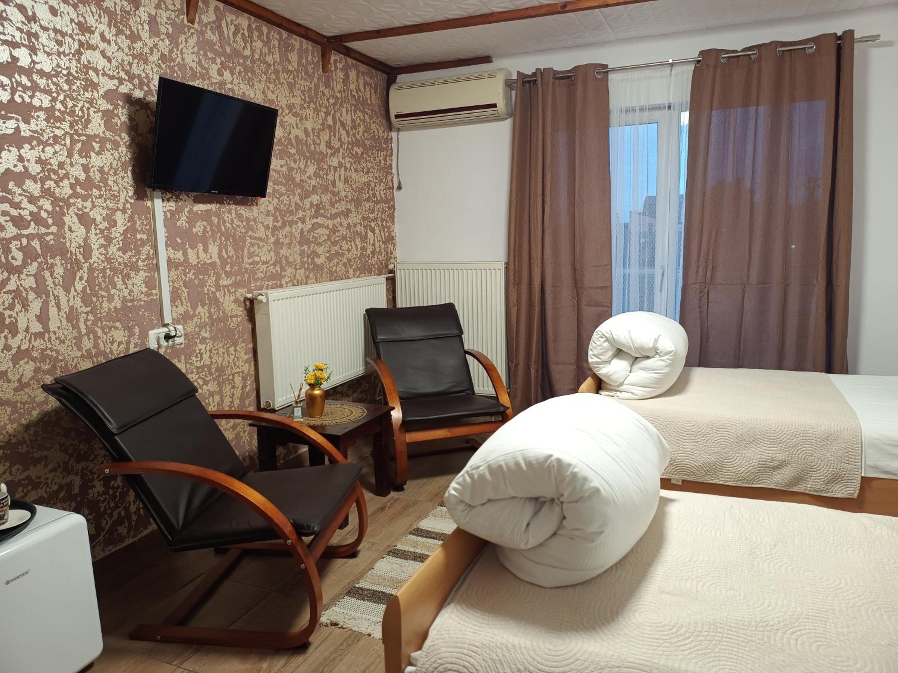 Double or Twin Room photo 3