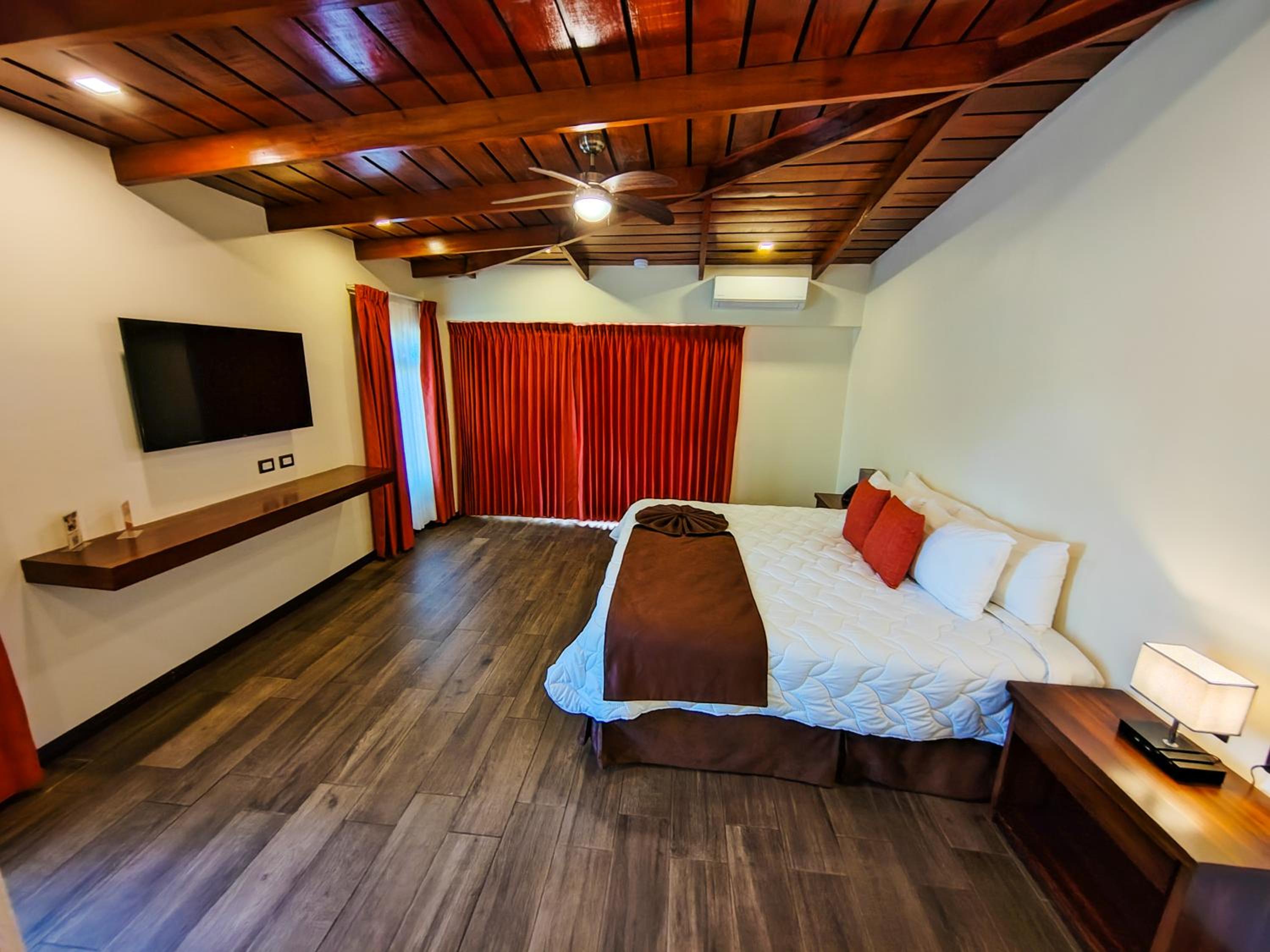  Forest Deluxe with Jacuzzi - Photo 7