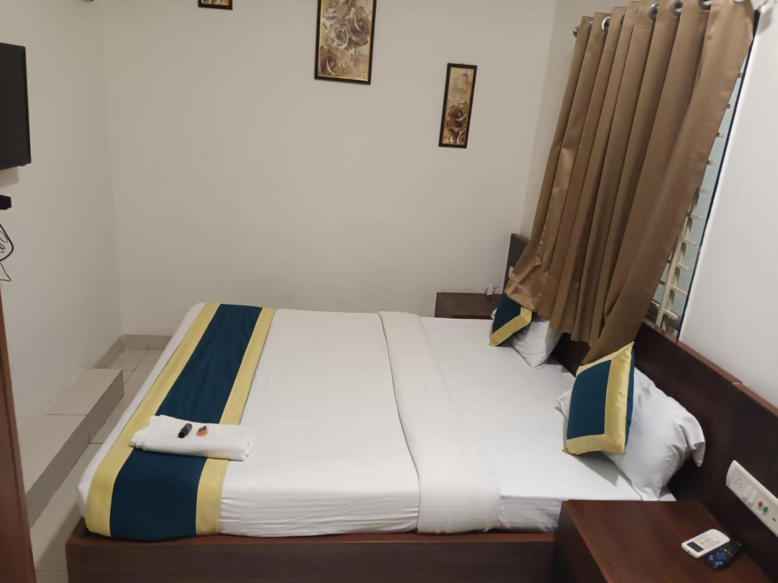 Deluxe King Room photo 3