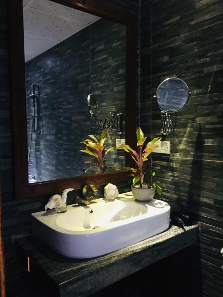 King Room with Bathtub photo 3