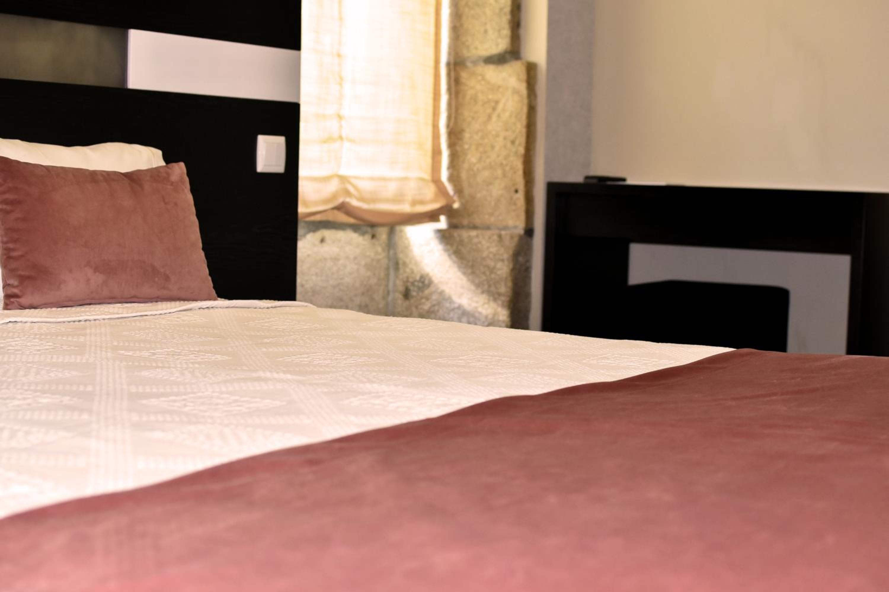Standard Double Room - Photo 16