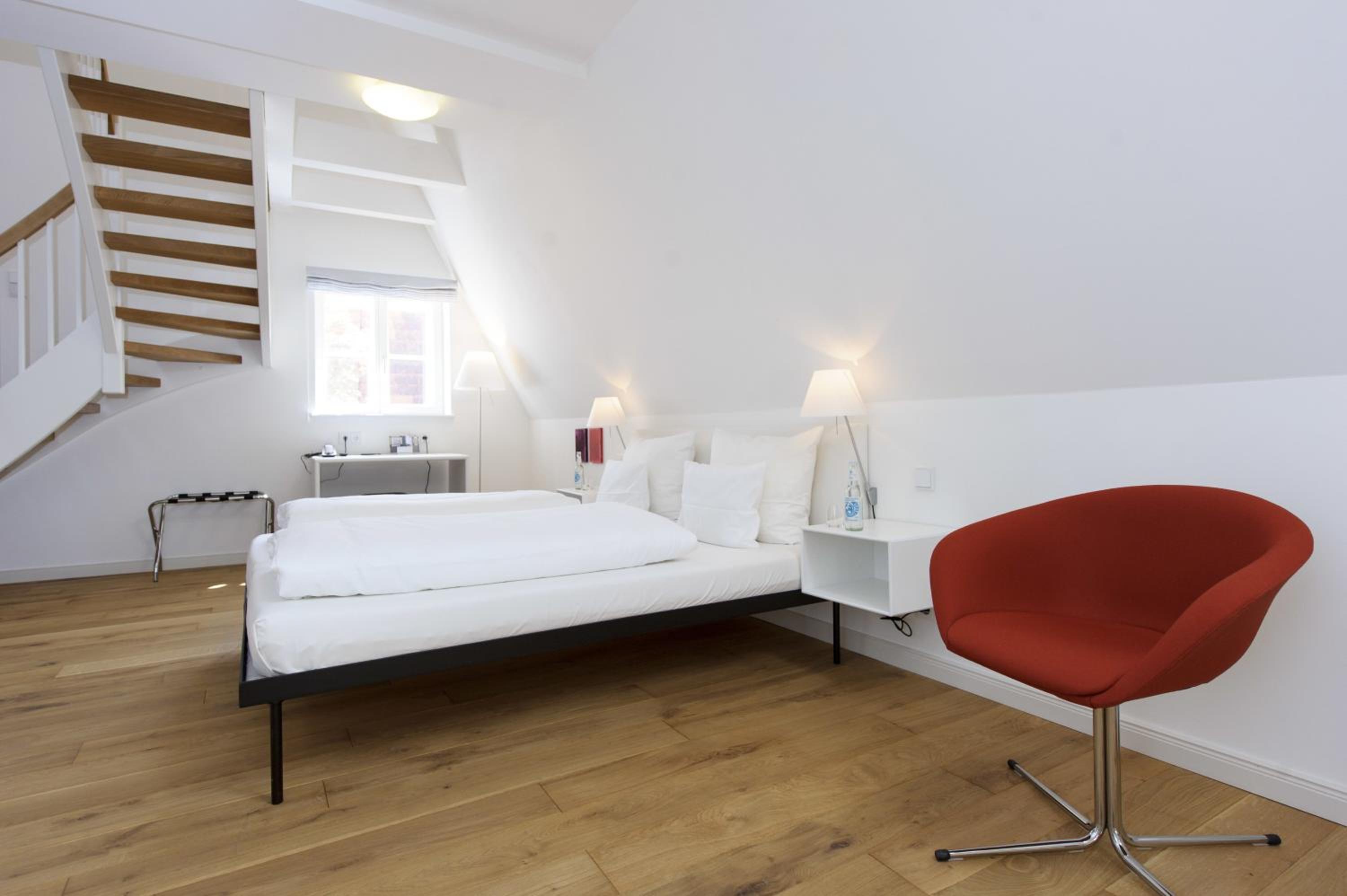 Deluxe Family Room - Photo 7