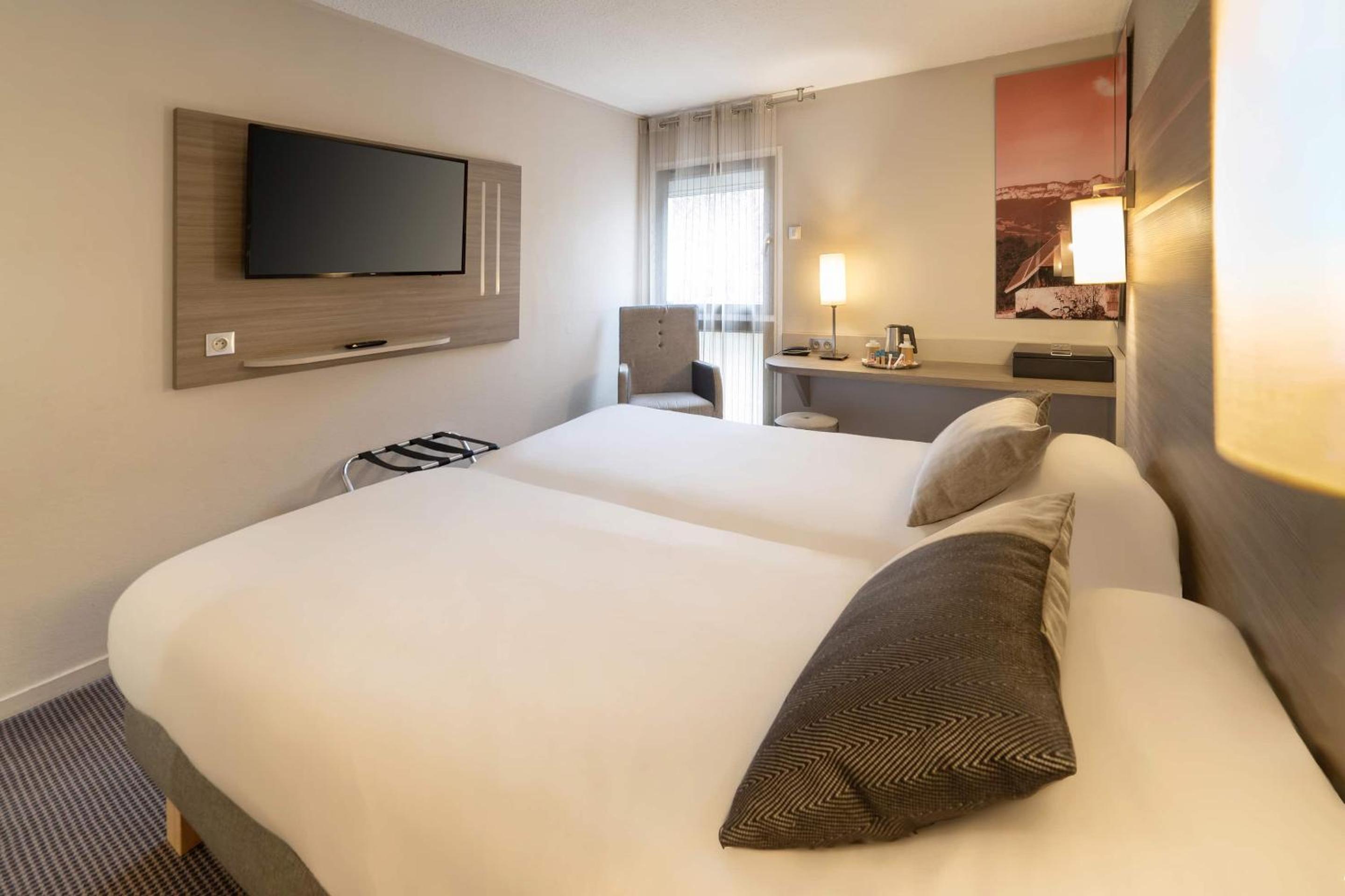 Standard Twin Room - Non-Smoking - Photo 4