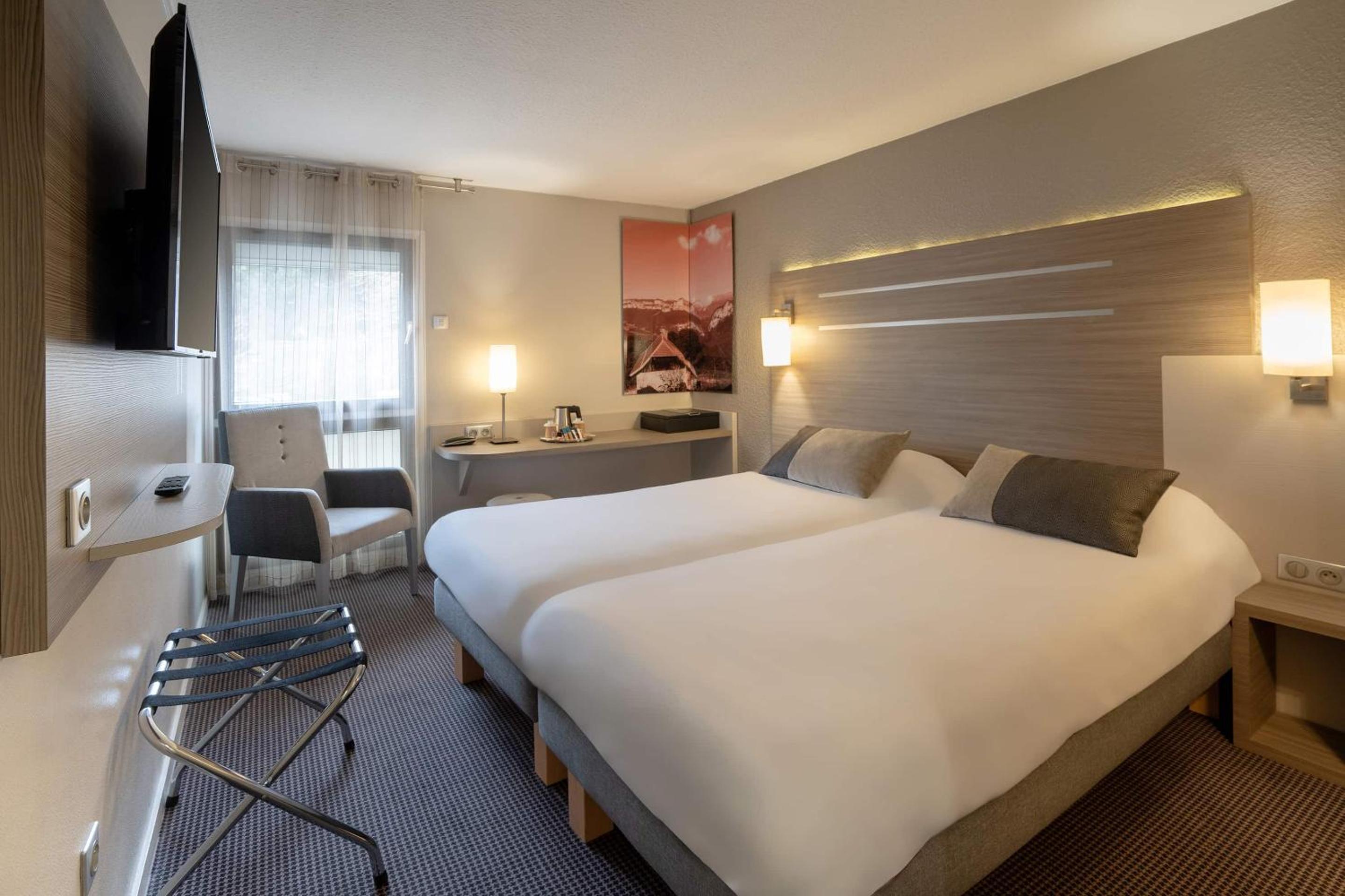 Standard Twin Room - Non-Smoking - Photo 1