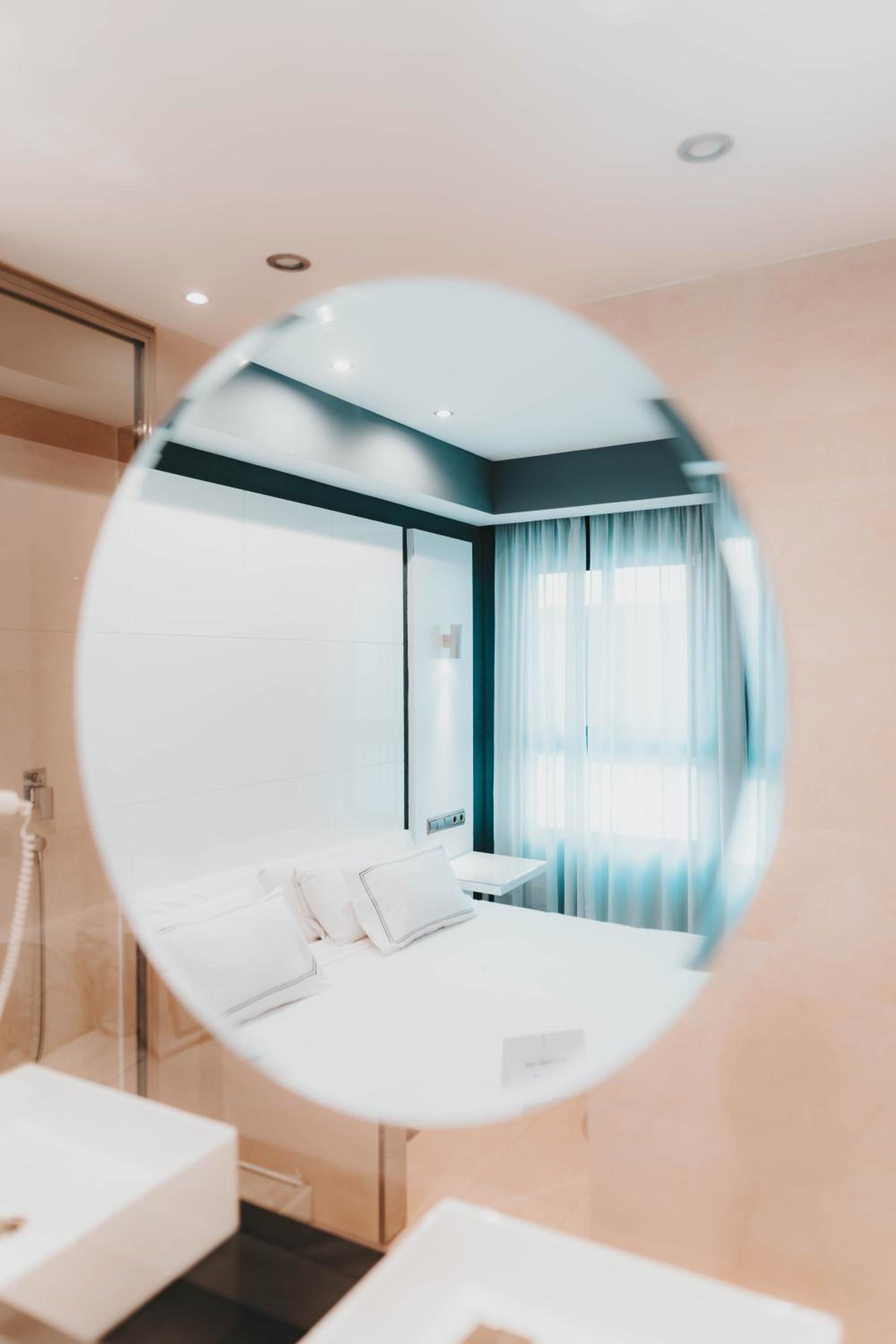 Suite - Photo 8