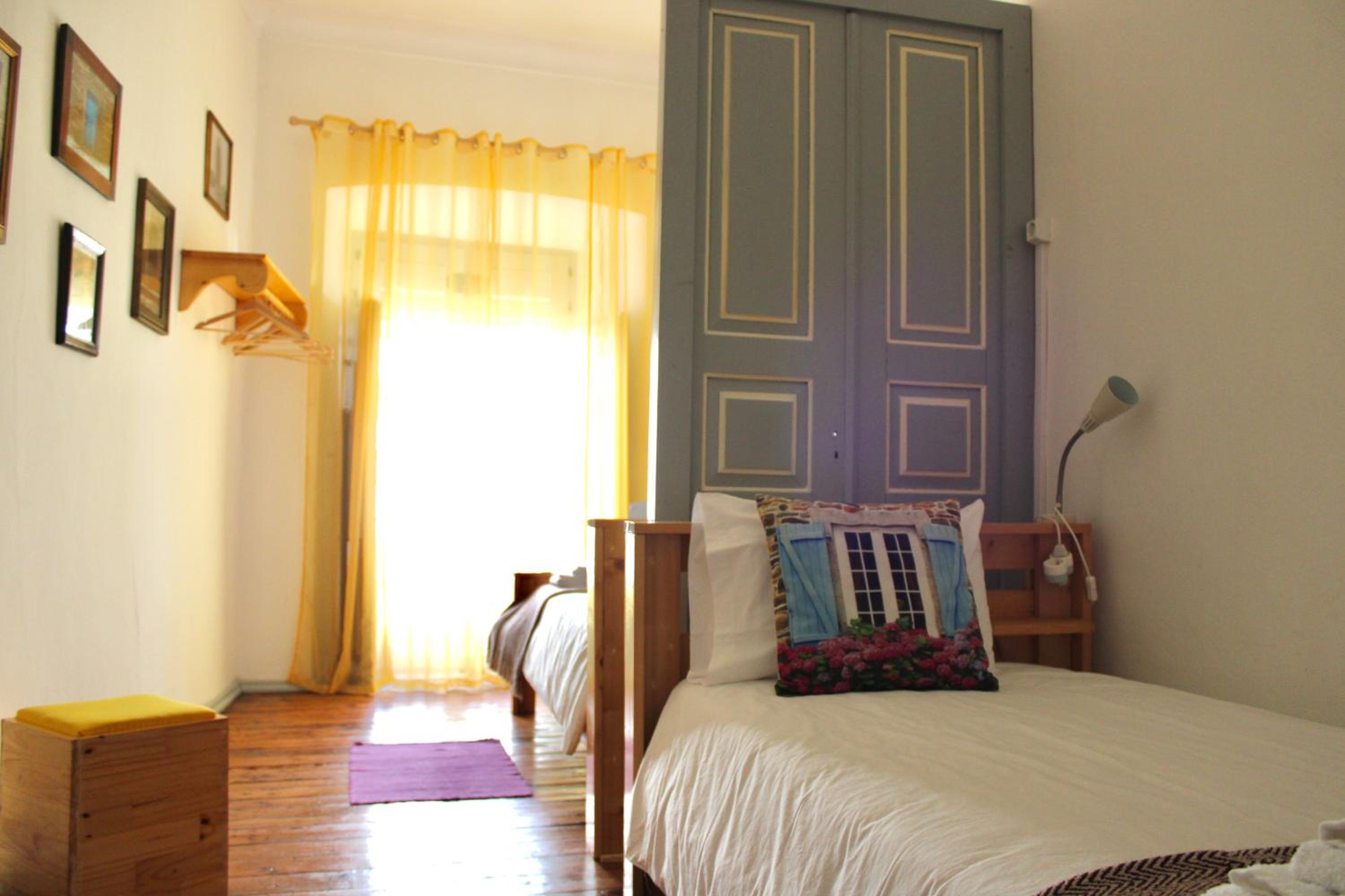 Twin Room with Private External Bathroom - Photo 1