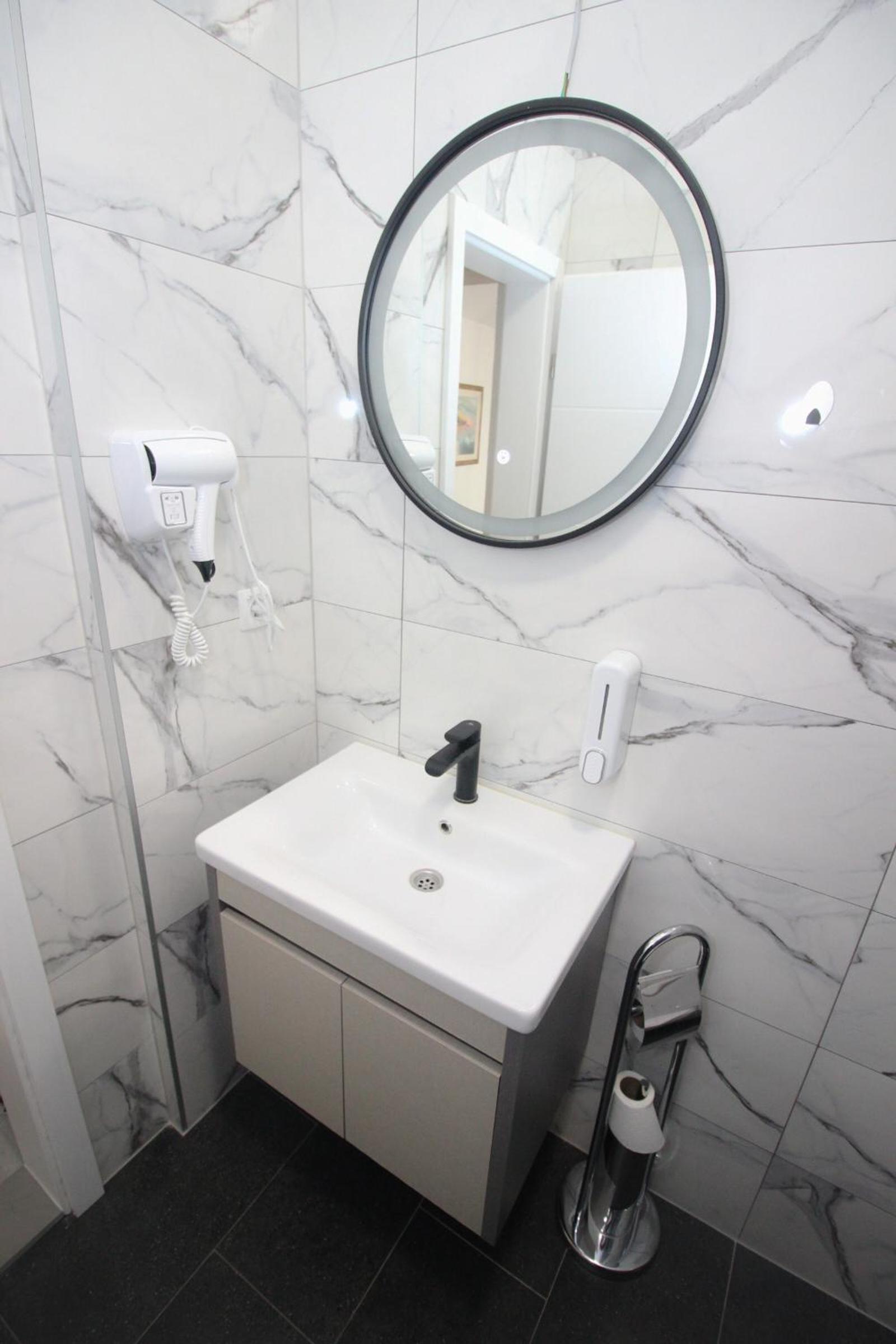 Deluxe Double Room with Balcony photo 3